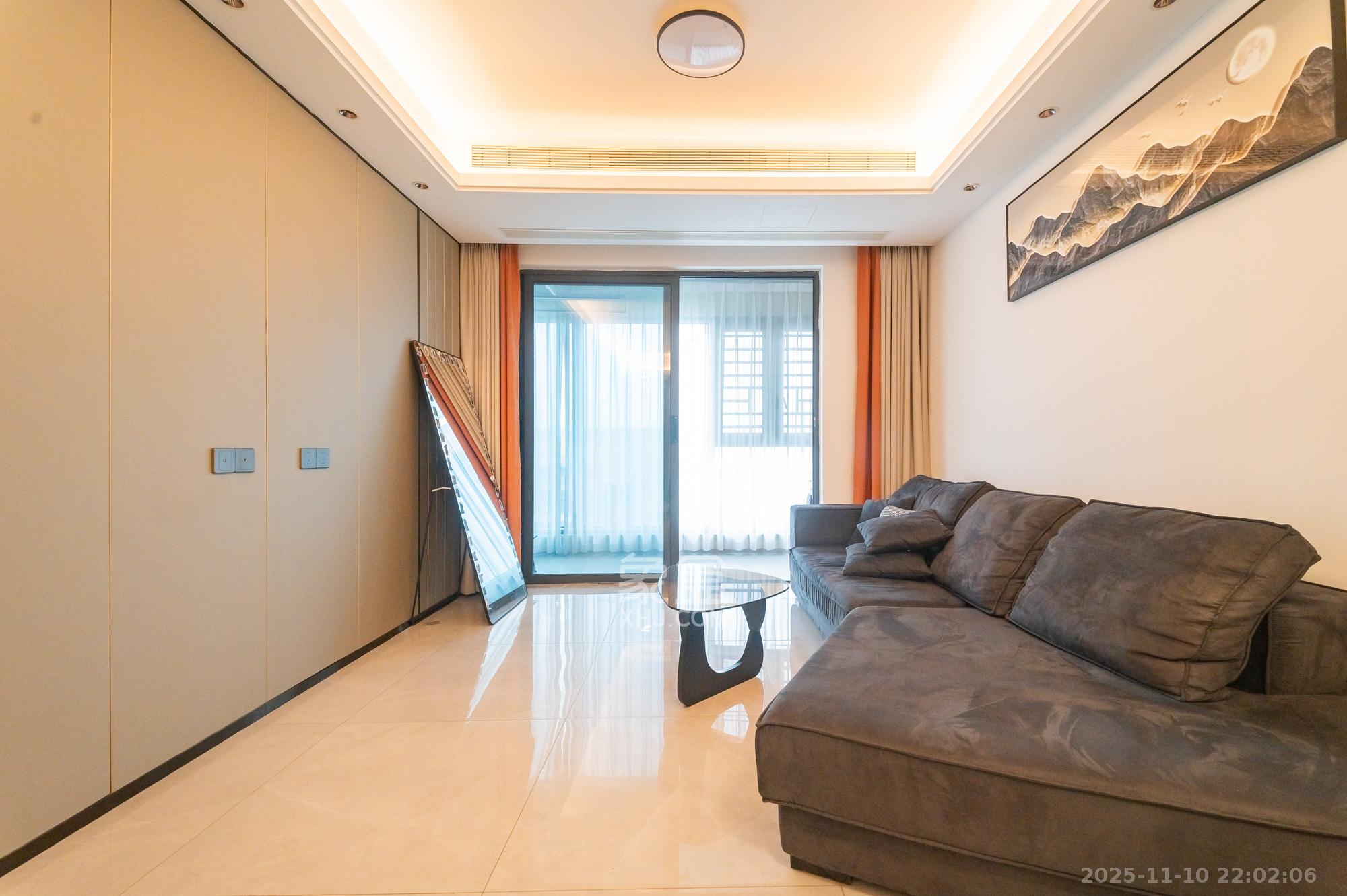 三一云谷  3室2厅2卫    99.8万