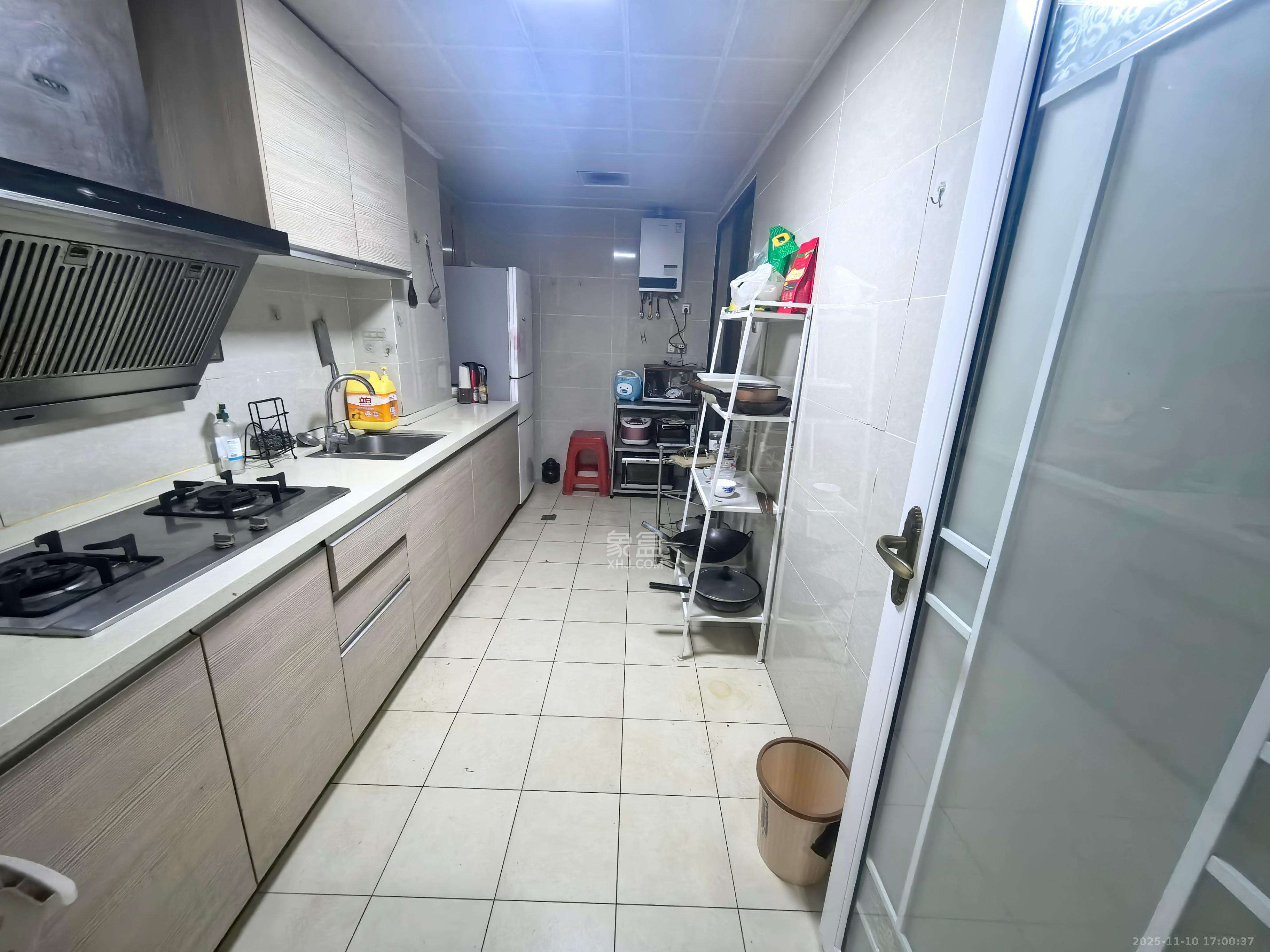 中信凯旋蓝岸(中信新城三期) 3室2厅2卫 1900.0元/月 中信凯旋蓝岸(中信新城三期) 3室2厅2卫 1900.0元/月室内图