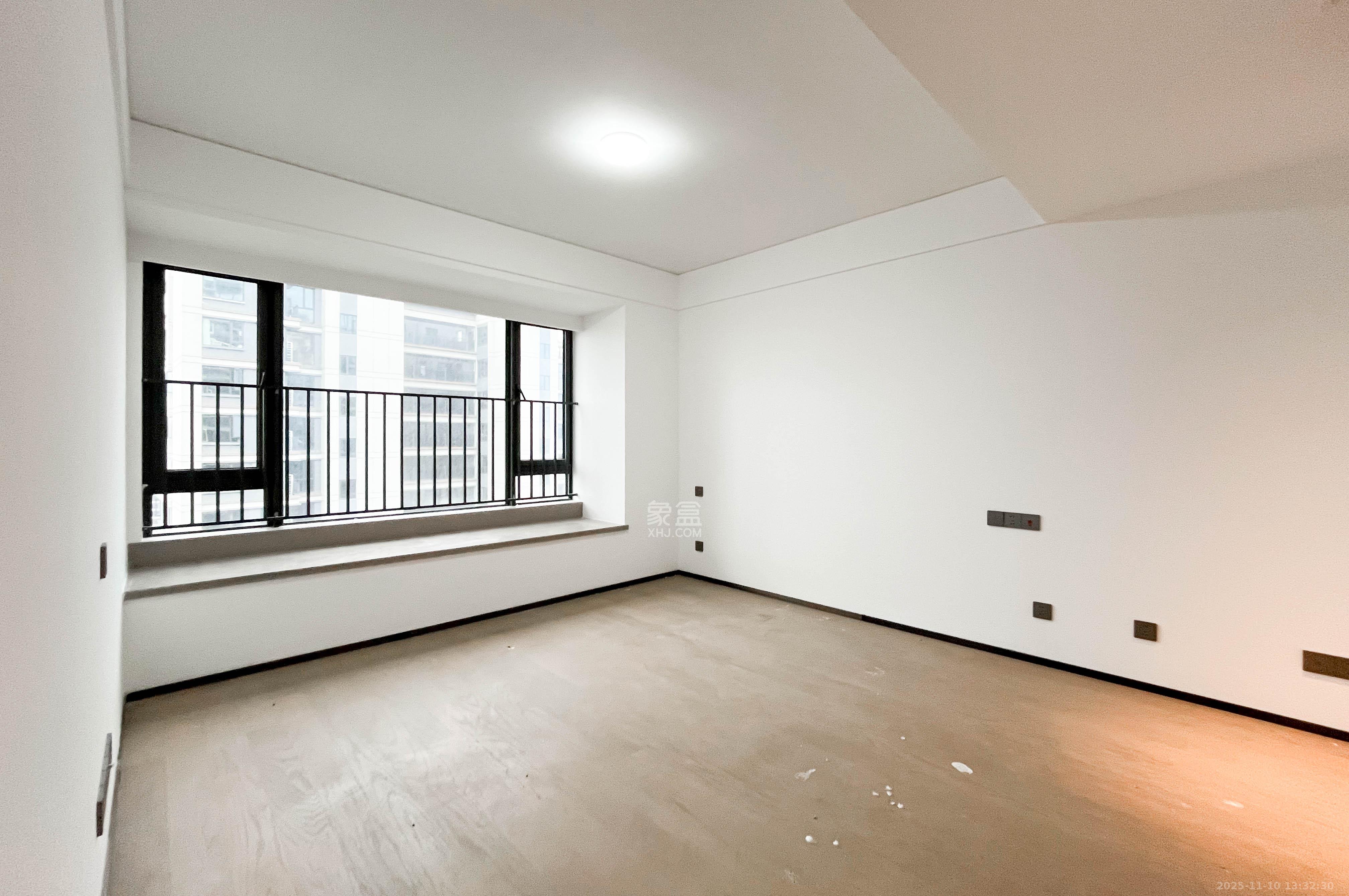 金地峯范  4室2厅2卫    259.0万其他