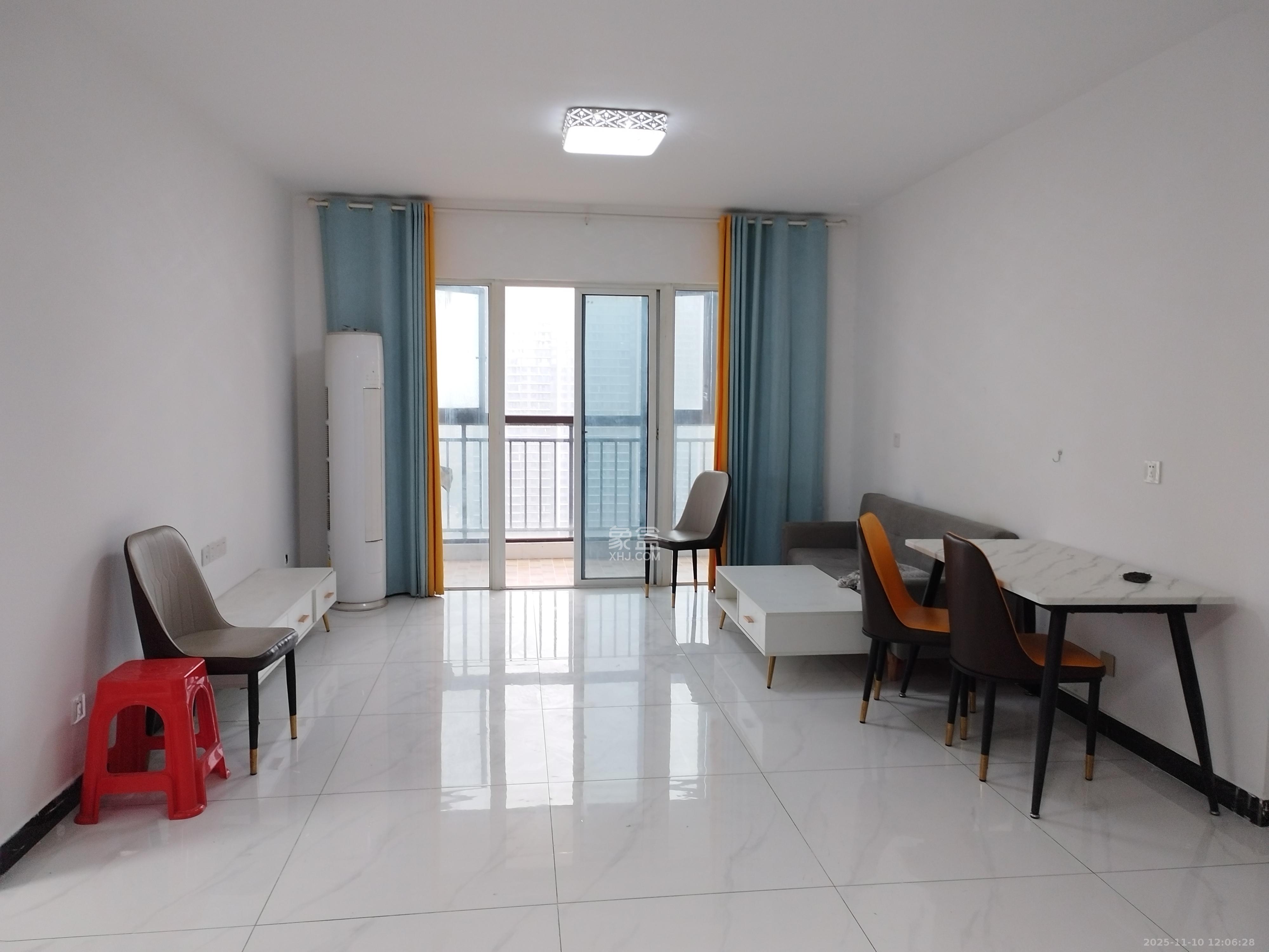 金麓西岸和苑  3室2厅2卫    3200.0元/月