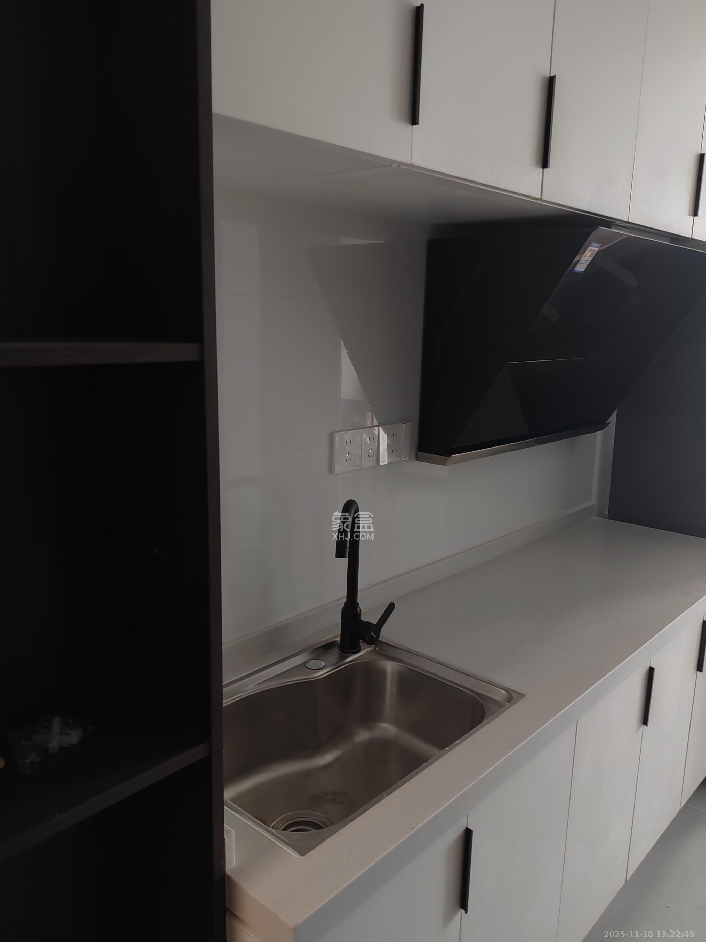 润和国际广场 1室0厅1卫 1600.0元/月 润和国际广场 1室0厅1卫 1600.0元/月室内图