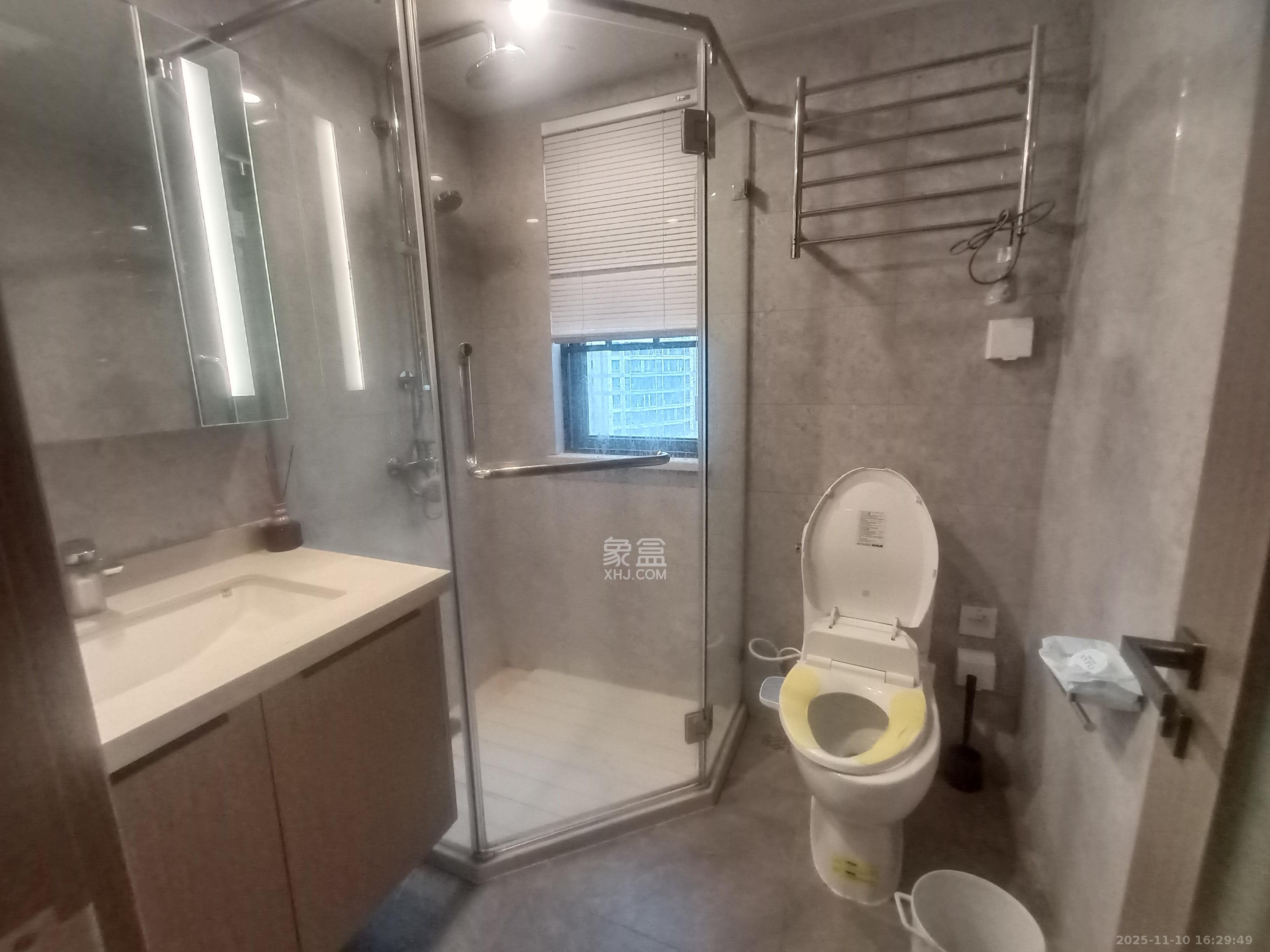 龙湖铂金中心（龙湖春江郦城）  3室2厅2卫    7000.0元/月室内图