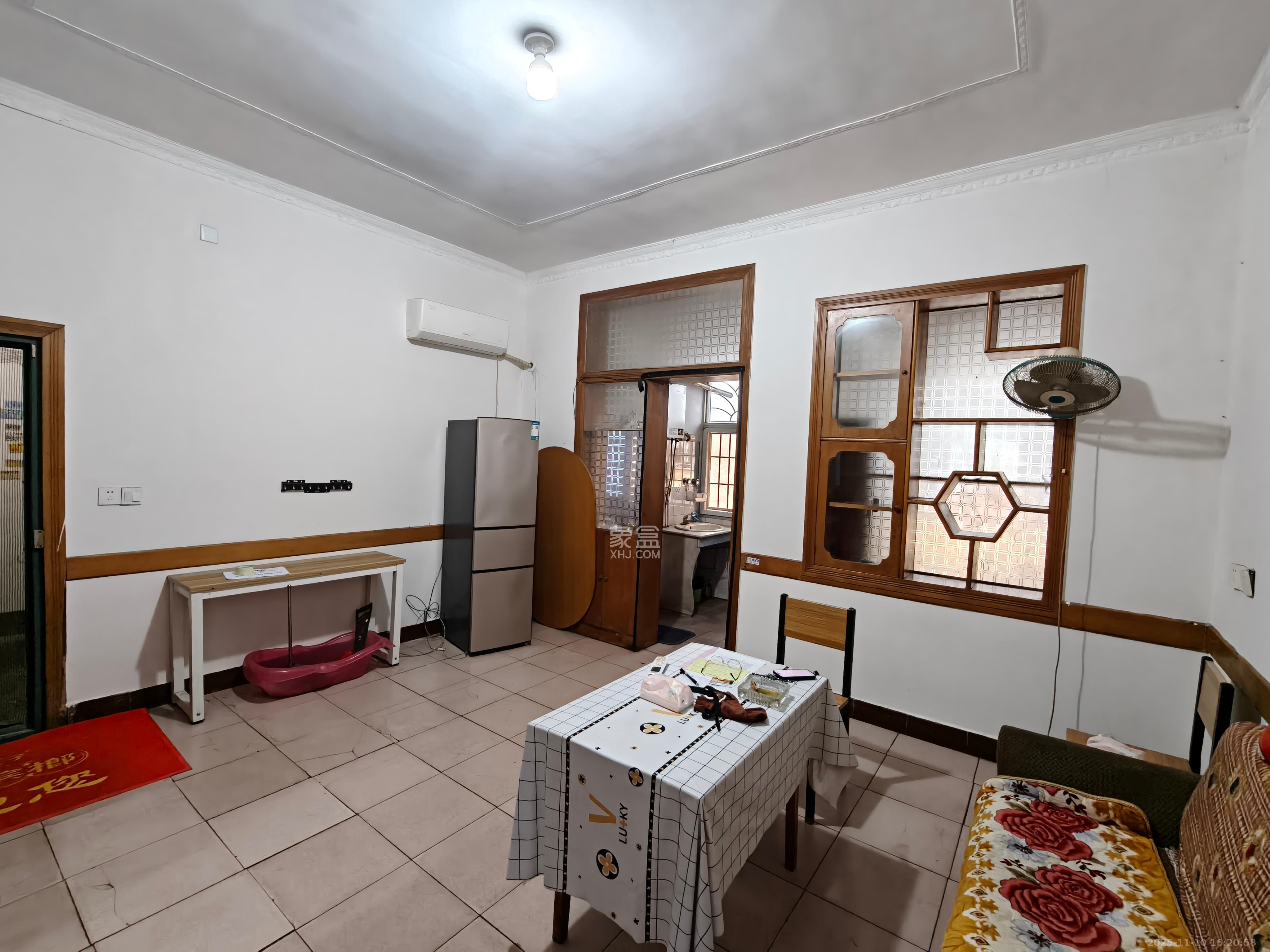 星沙四区  2室2厅1卫    1200.0元/月