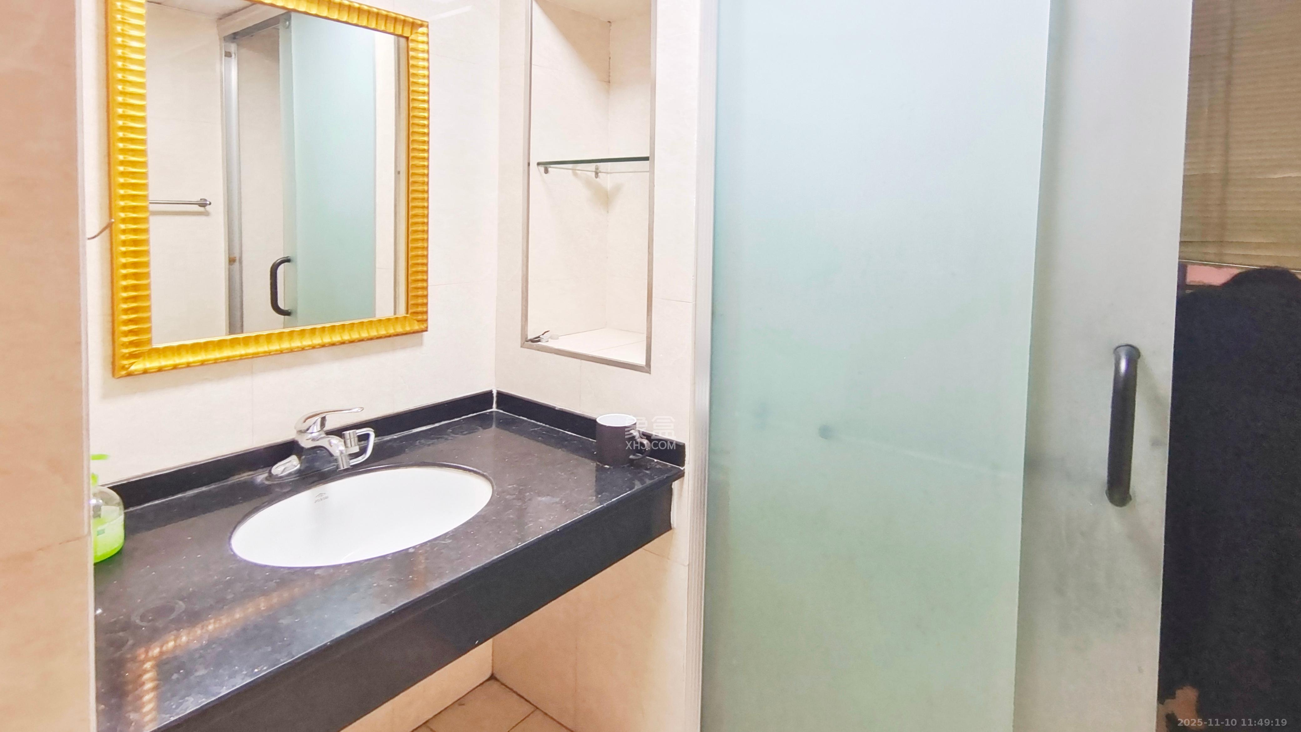 江河双水湾 3室2厅1卫 2600.0元/月 江河双水湾 3室2厅1卫 2600.0元/月室内图