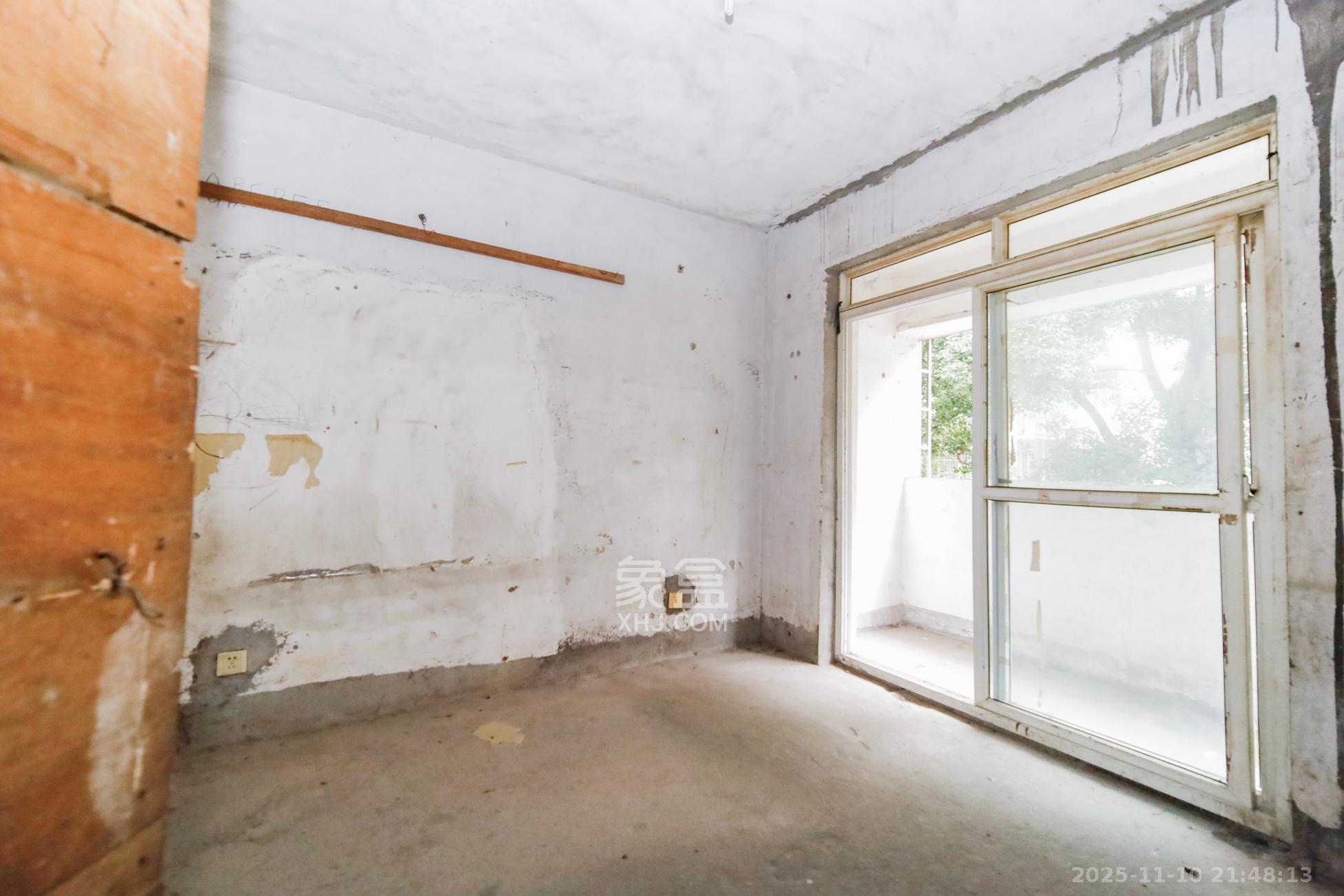 德馨园  3室2厅1卫    52.0万卧室