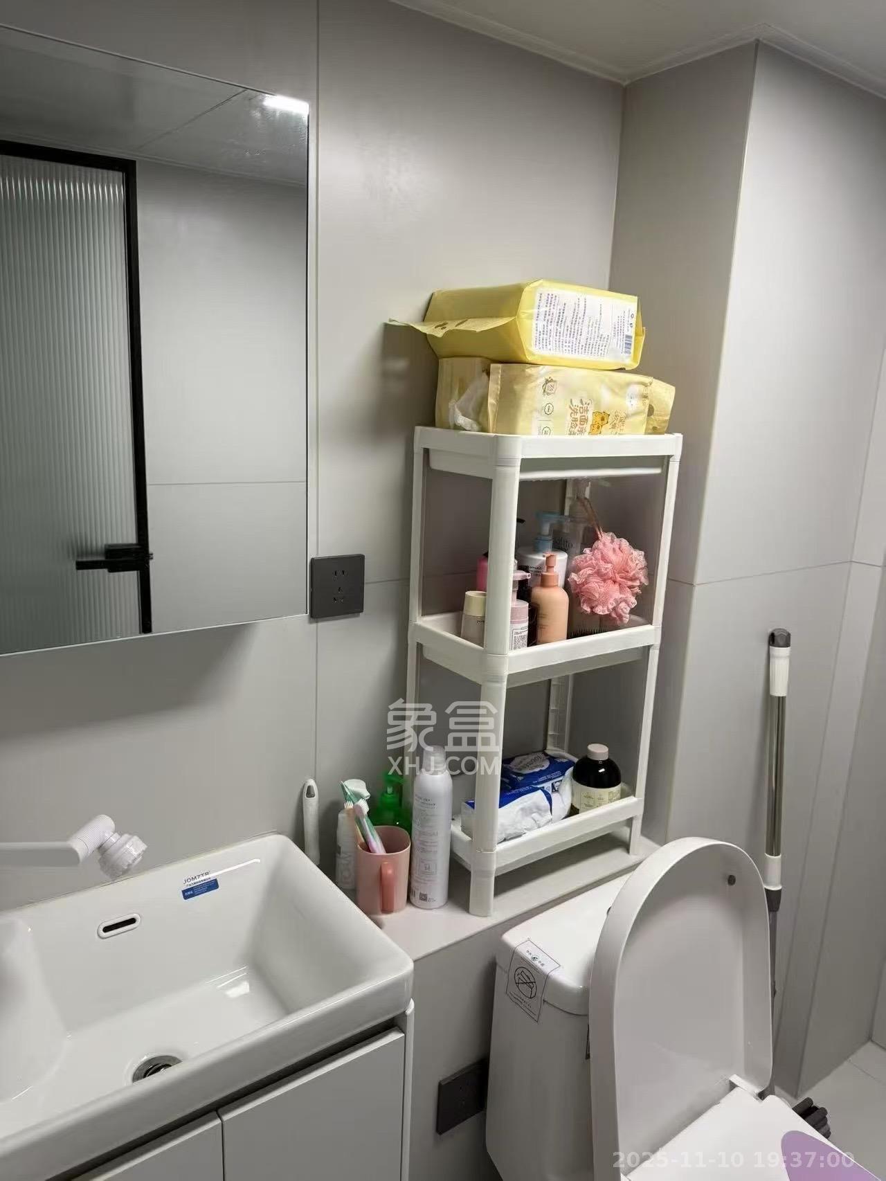 卓越中寰 2室1厅1卫 1800.0元/月 卓越中寰 2室1厅1卫 1800.0元/月室内图