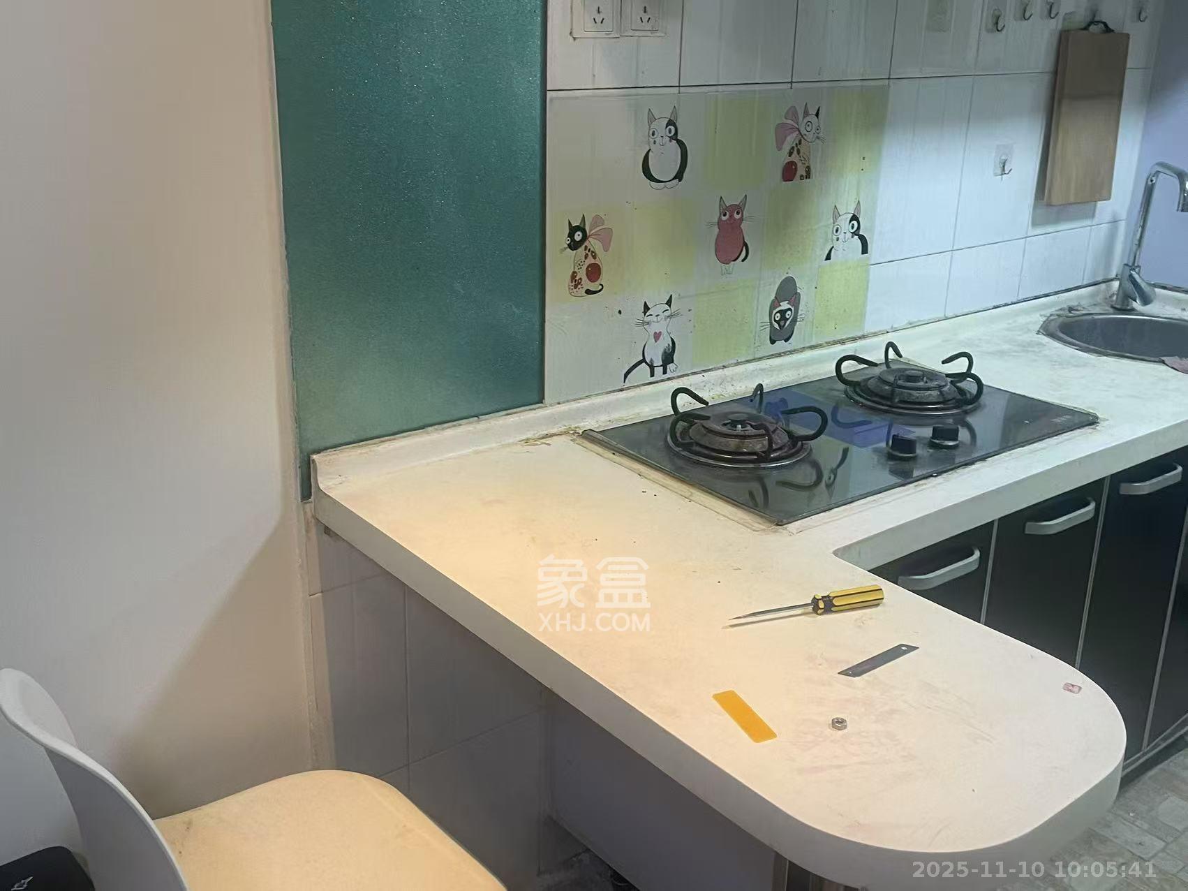 他城（天鸿时代公寓）  1室1厅1卫    1300.0元/月室内图