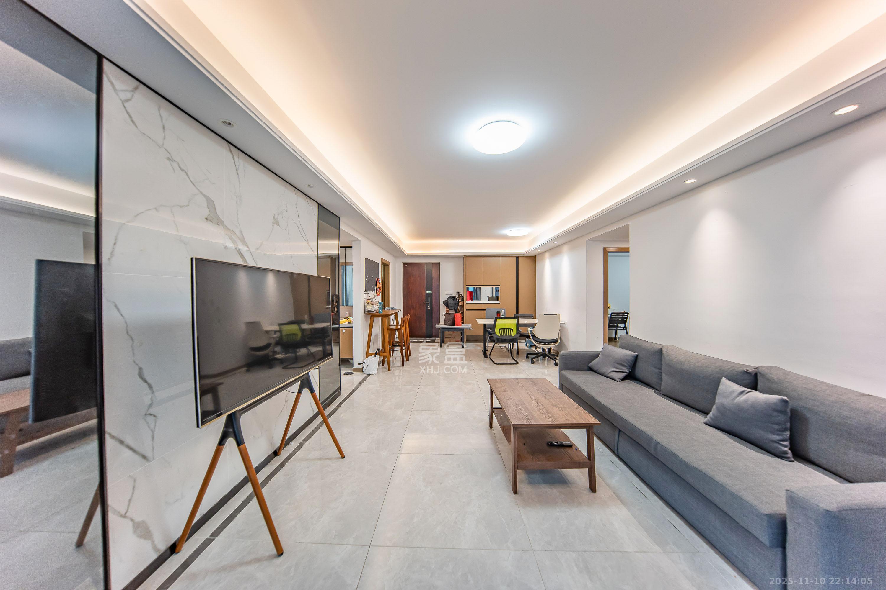 城发恒伟星雅韵(恒伟星辉苑) 3室2厅2卫 155.0万 城发恒伟星雅韵(恒伟星辉苑) 3室2厅2卫 155.0万客厅