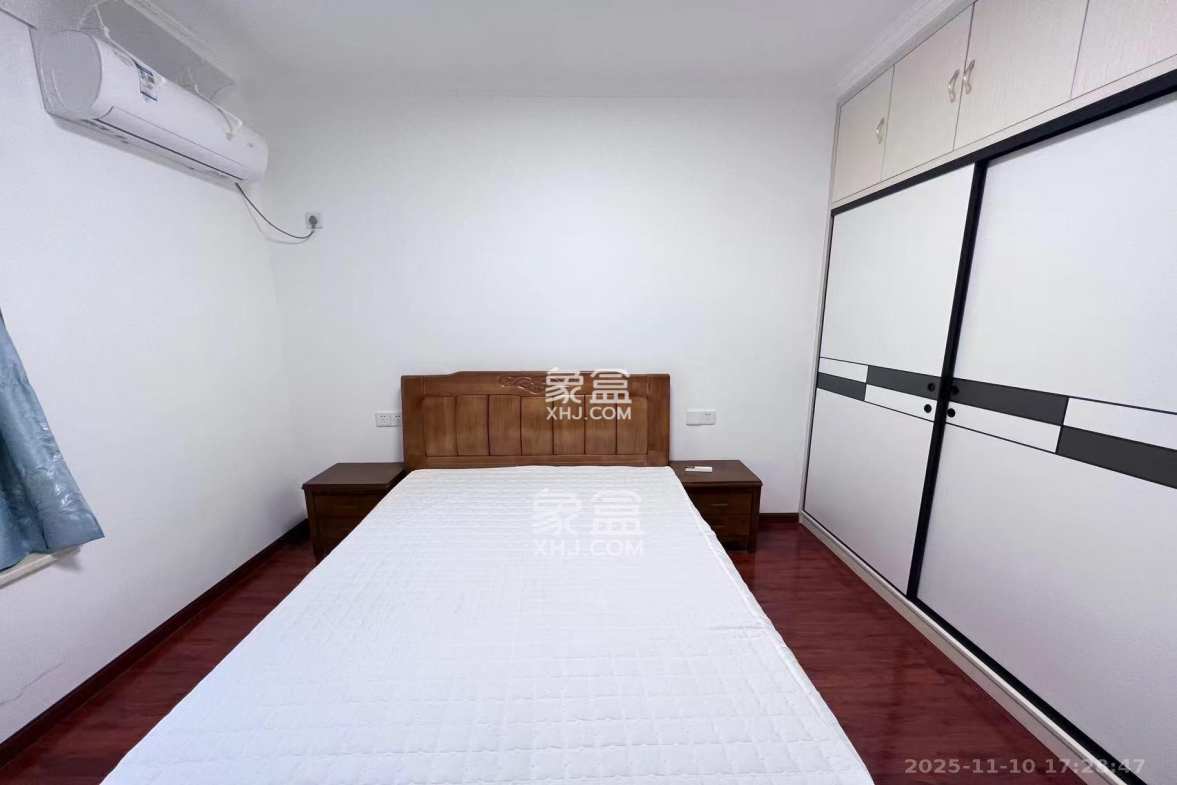 滨江君悦香邸 3室2厅2卫 3500.0元/月 滨江君悦香邸 3室2厅2卫 3500.0元/月室内图