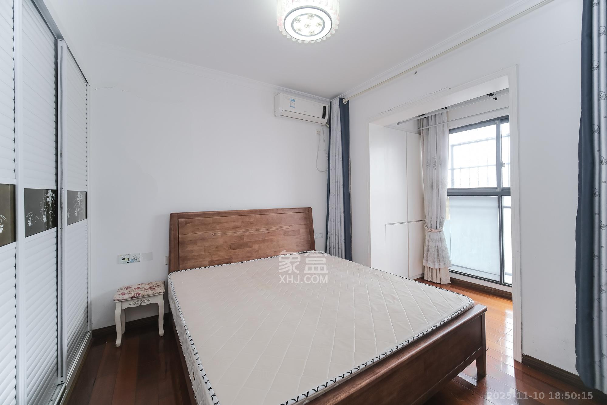 三一街区 2室2厅1卫 46.8万 三一街区 2室2厅1卫 46.8万卧室