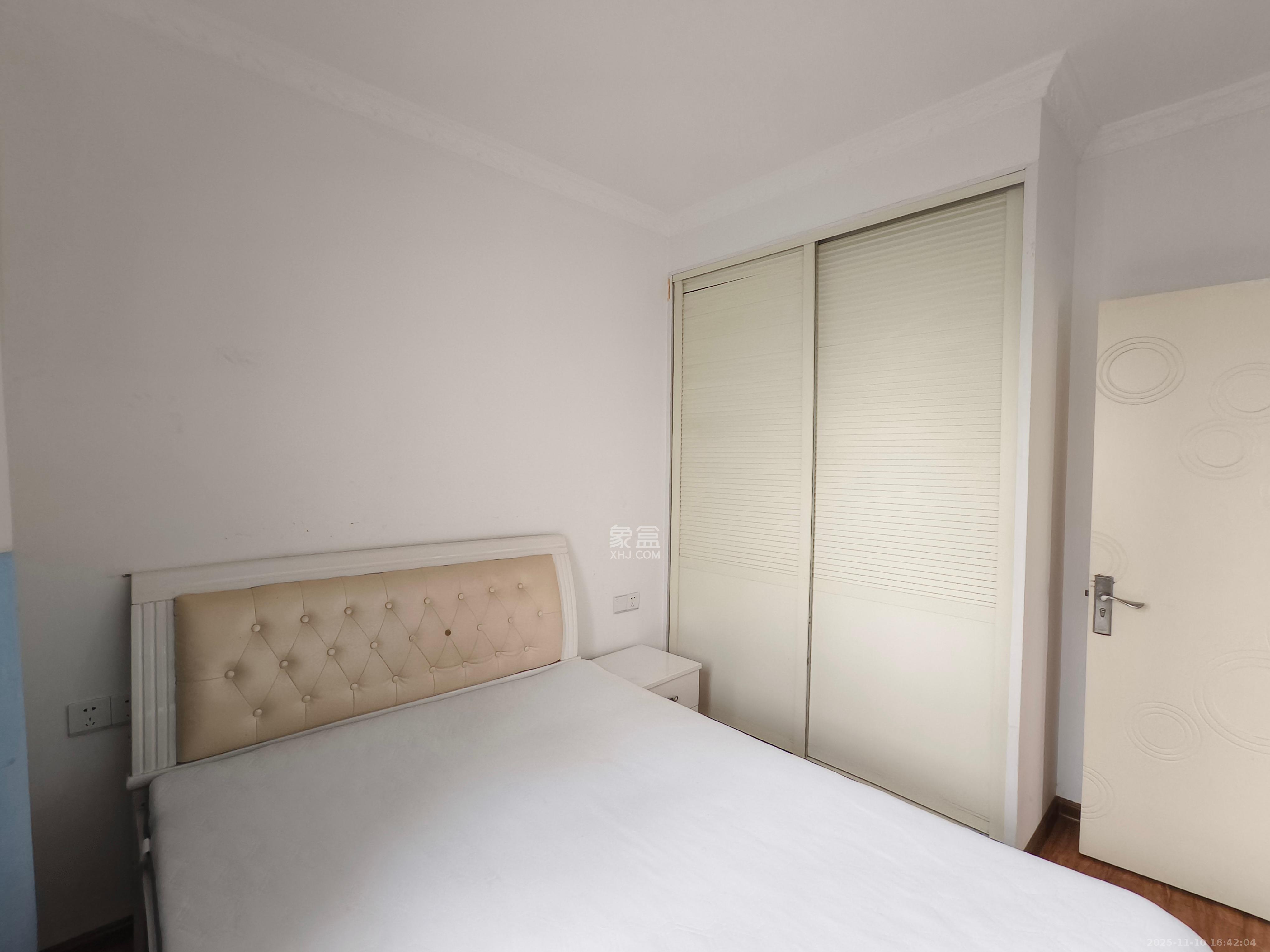 海德公园 1室2厅1卫 1650.0元/月 海德公园 1室2厅1卫 1650.0元/月室内图