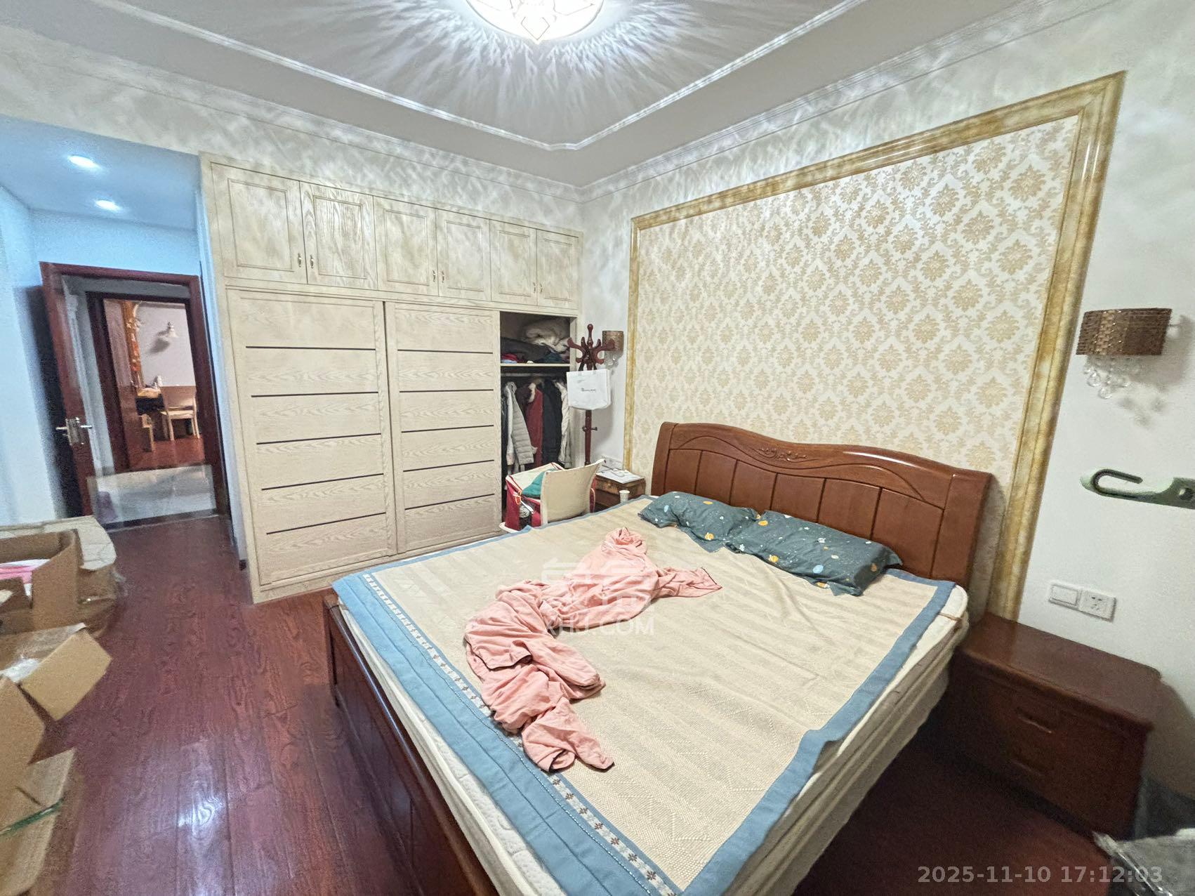 万科魅力之城 3室2厅2卫 2500.0元/月 万科魅力之城 3室2厅2卫 2500.0元/月室内图