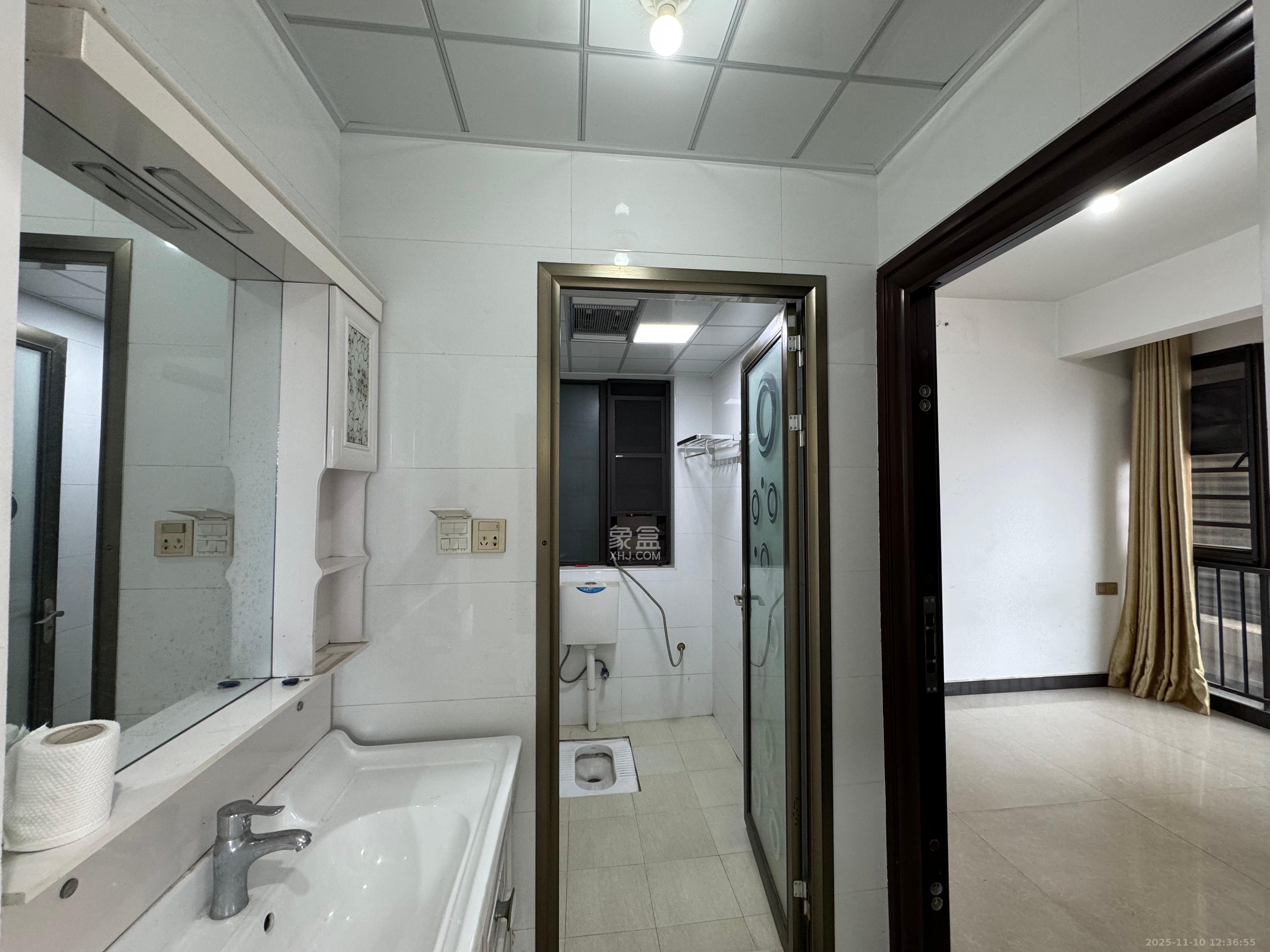 海洋半岛(月珑湾) 2室2厅2卫 2200.0元/月 海洋半岛(月珑湾) 2室2厅2卫 2200.0元/月室内图