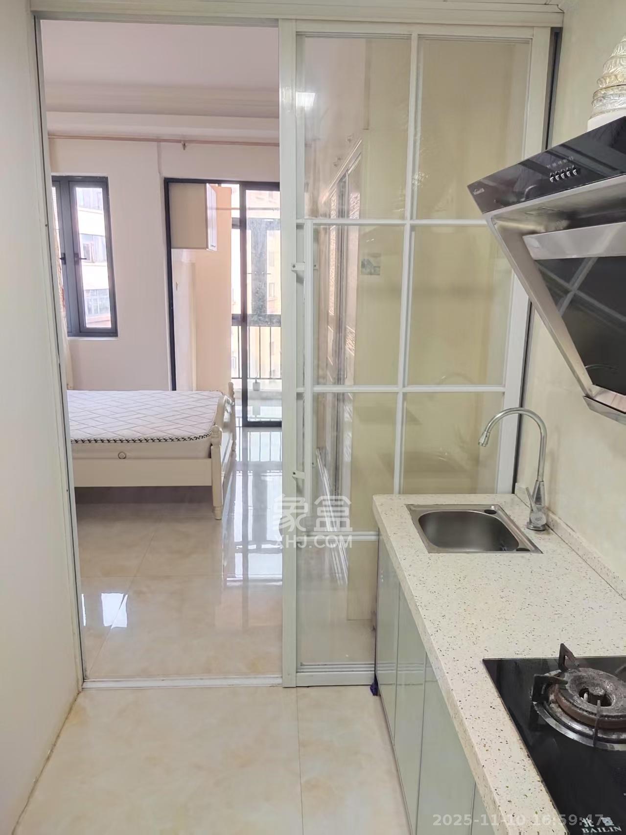 蓝光雍锦阁  1室1厅1卫    1500.0元/月室内图