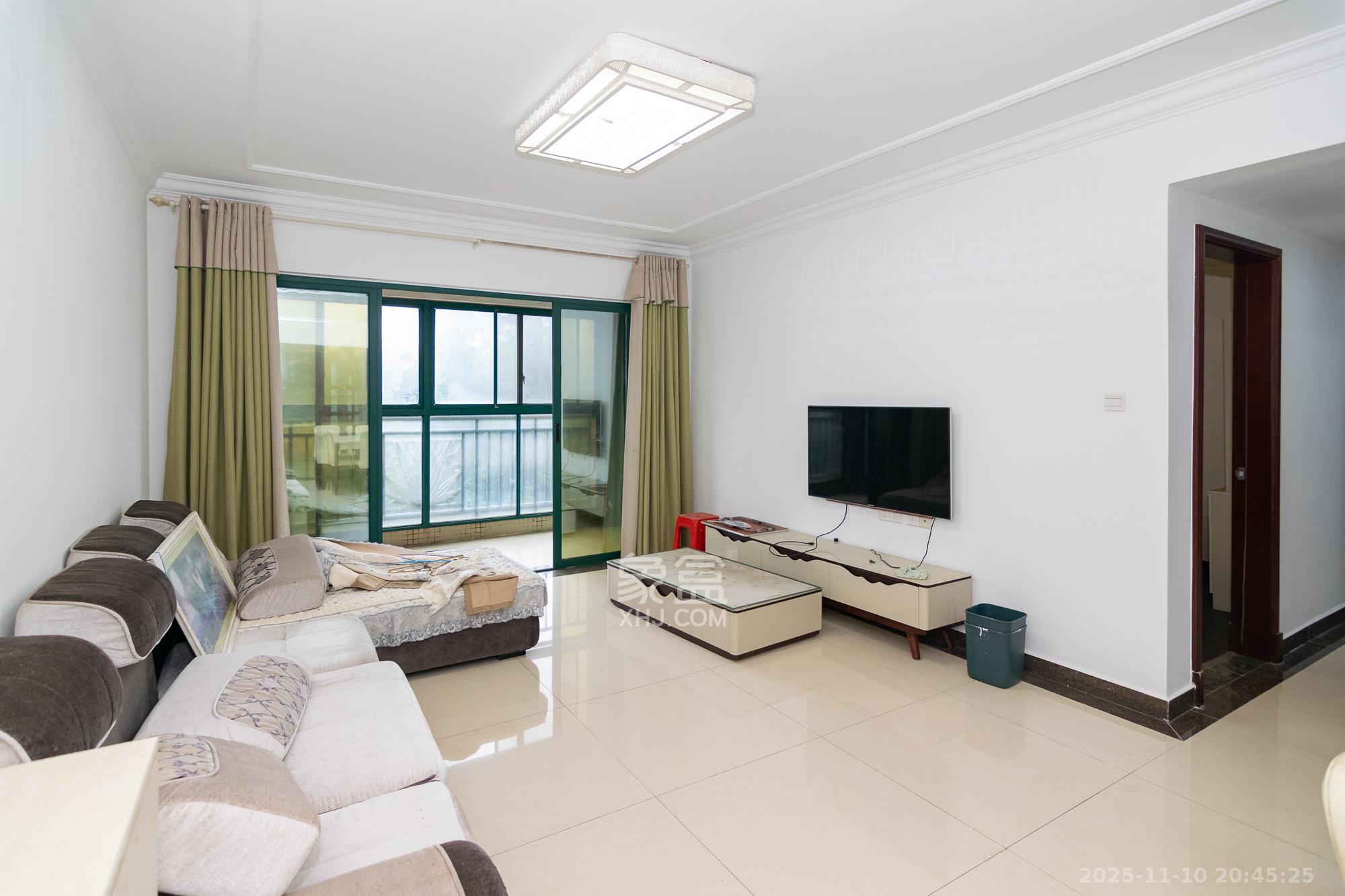 富基世纪公园  3室2厅2卫    52.0万