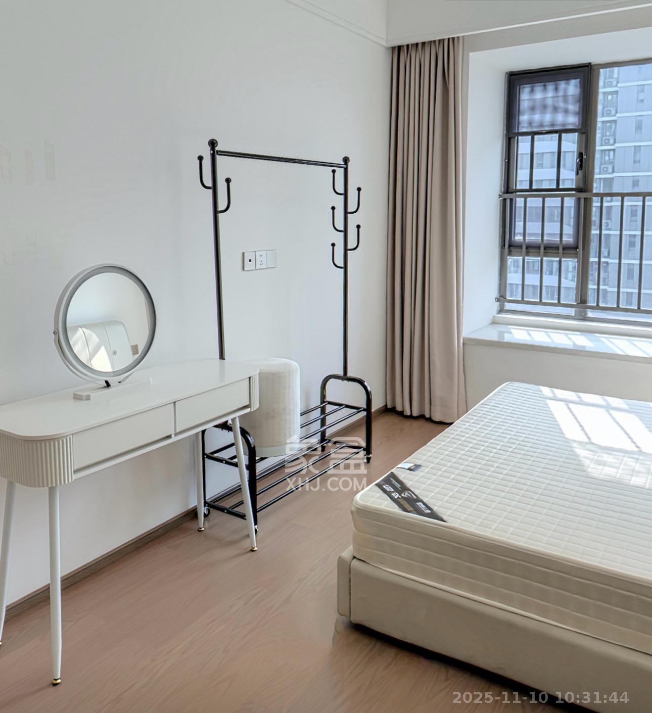 复地滨江金融中心  3室2厅2卫    4000.0元/月室内图