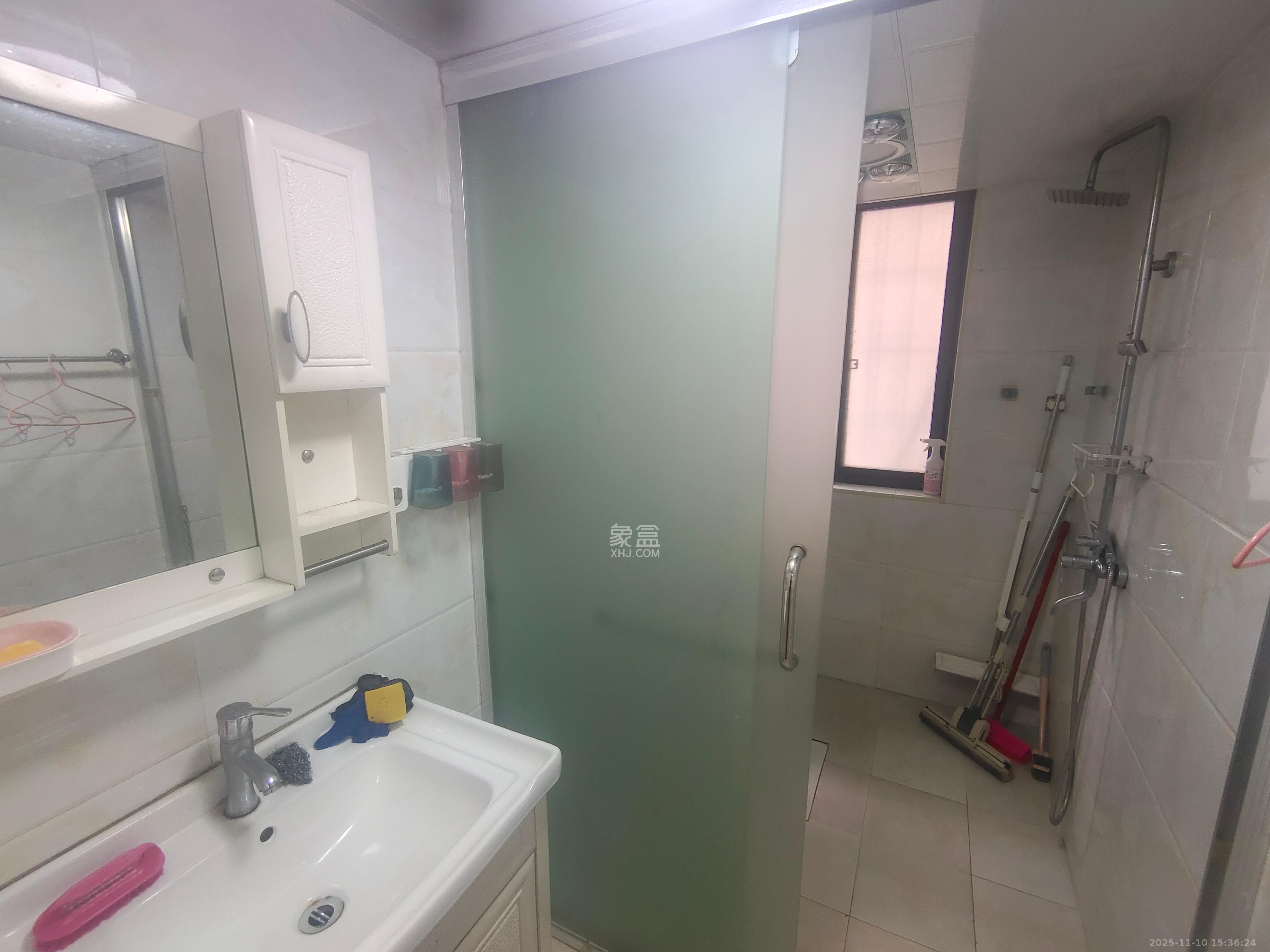 山水新城 2室1厅1卫 1600.0元/月 山水新城 2室1厅1卫 1600.0元/月室内图