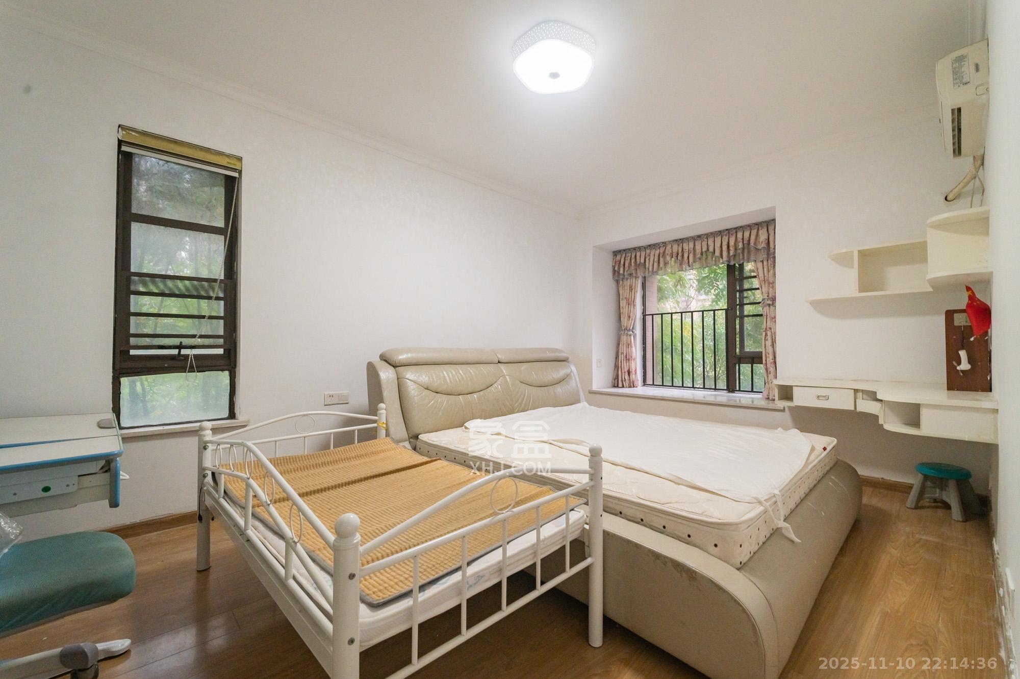 华润凤凰城三期 3室2厅2卫 84.8万 华润凤凰城三期 3室2厅2卫 84.8万卧室