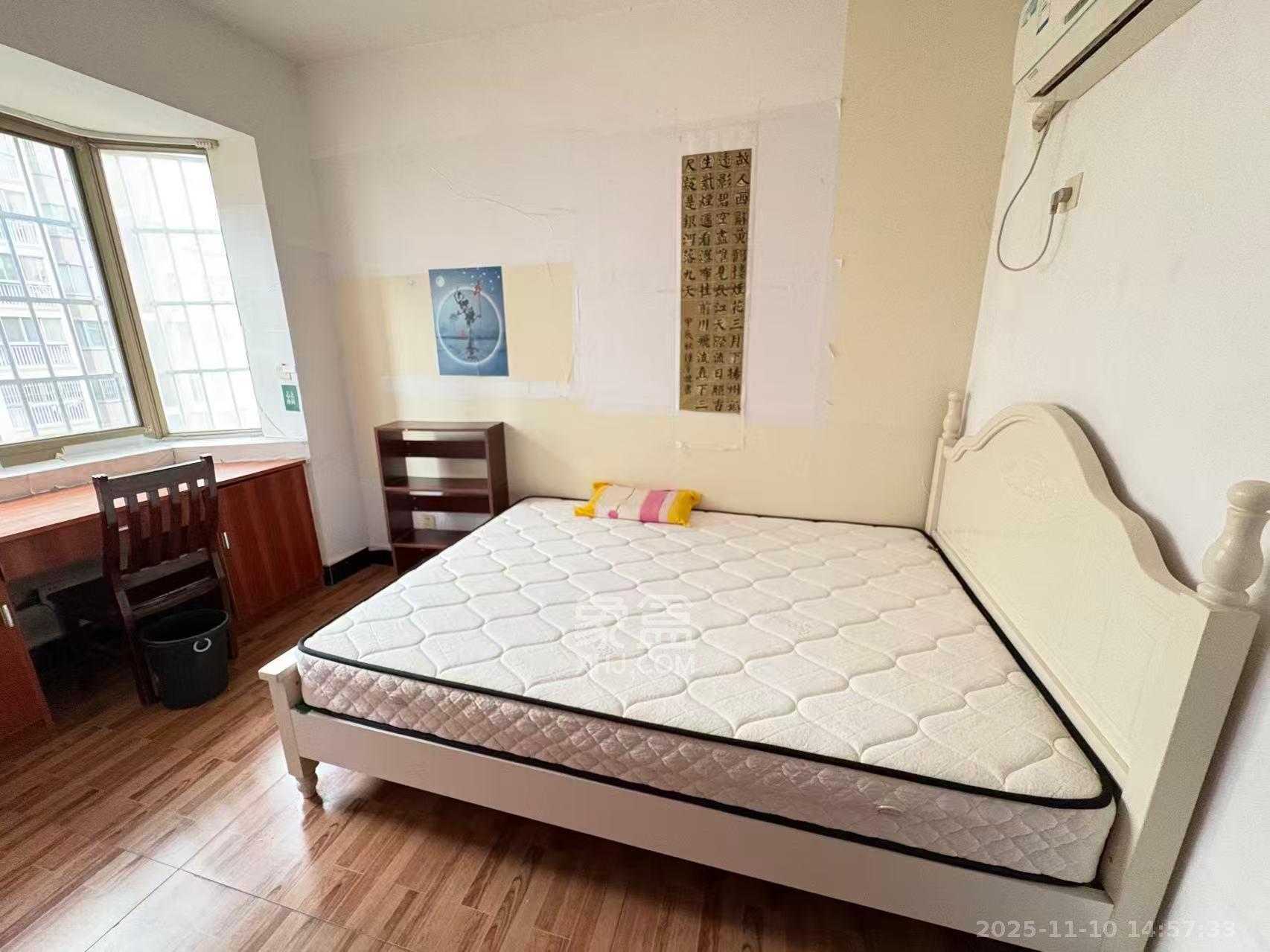 层上观邸  3室2厅1卫    2000.0元/月室内图