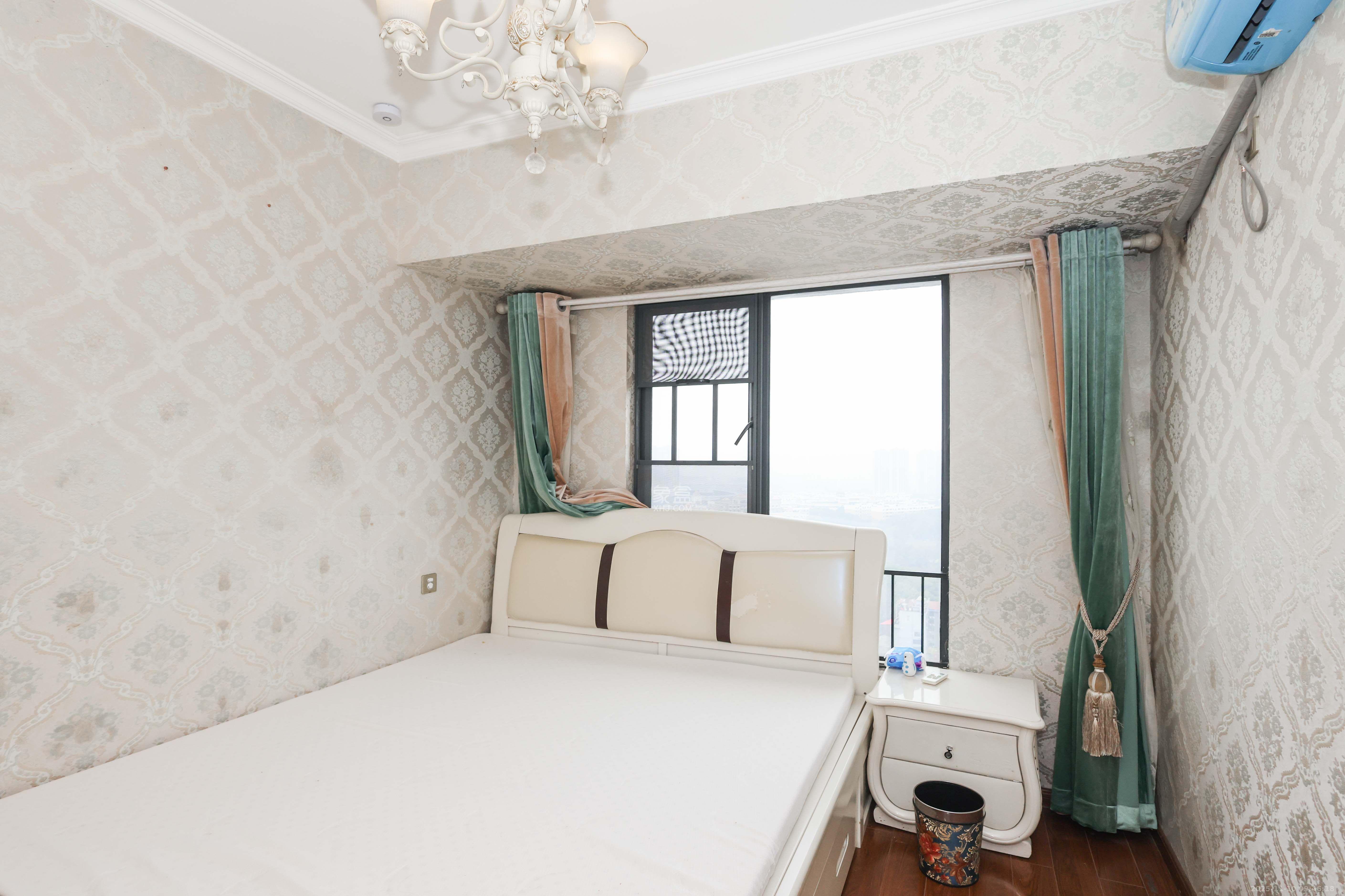 万科城市花园  3室2厅2卫    2600.0元/月室内图