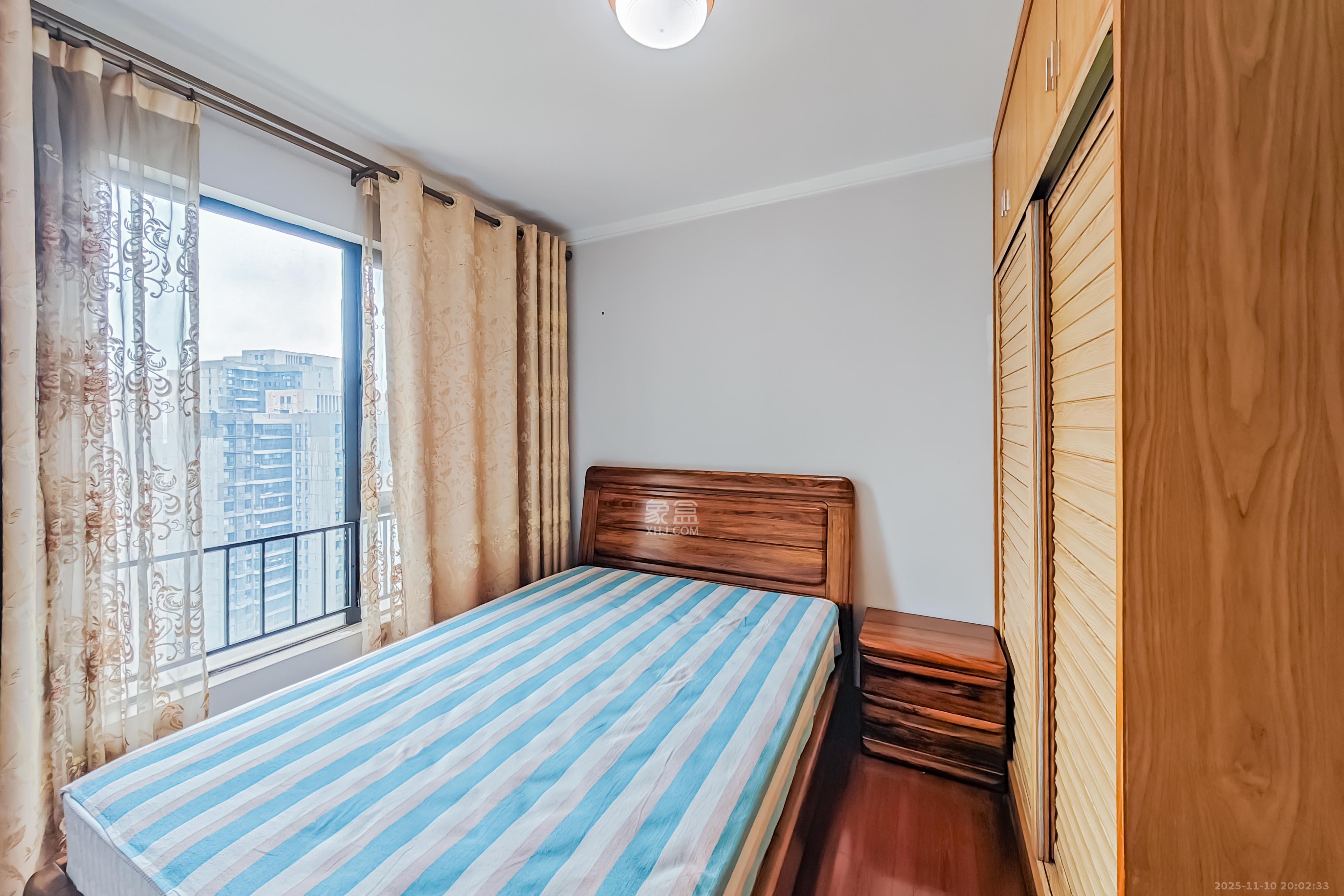 万科金域华府一期 3室2厅1卫 98.0万 万科金域华府一期 3室2厅1卫 98.0万卧室