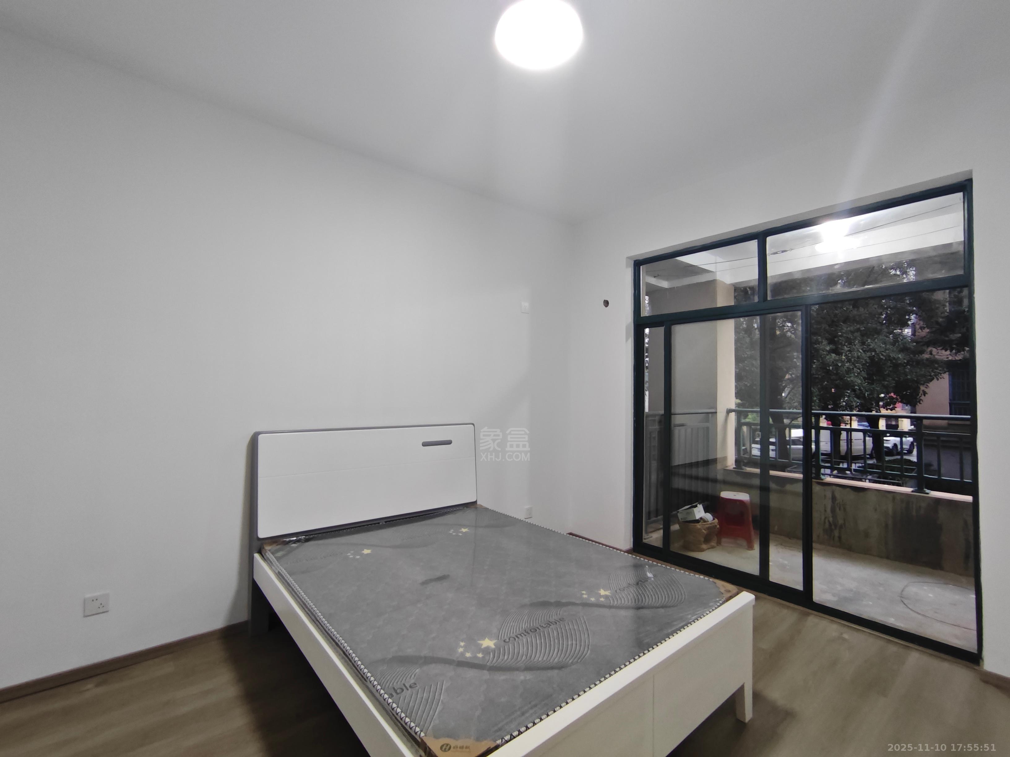 尚格名城东岸花园  3室2厅2卫    1800.0元/月室内图