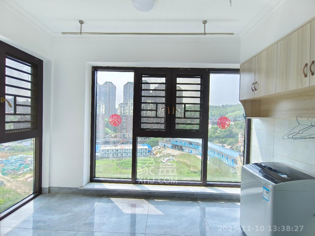 乾源国际  3室2厅2卫    2000.0元/月室内图