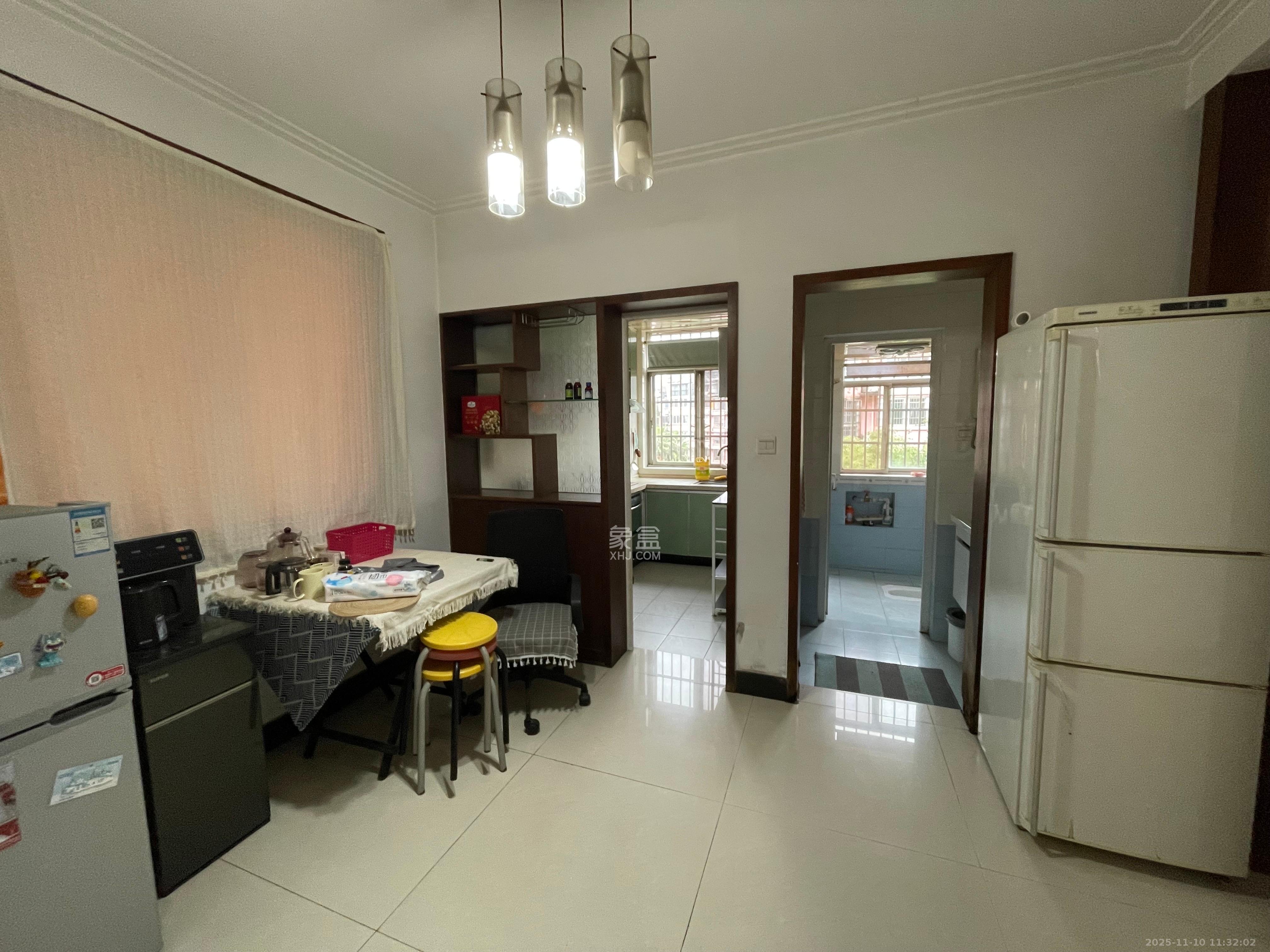 新星小区  3室2厅1卫    1800.0元/月室内图