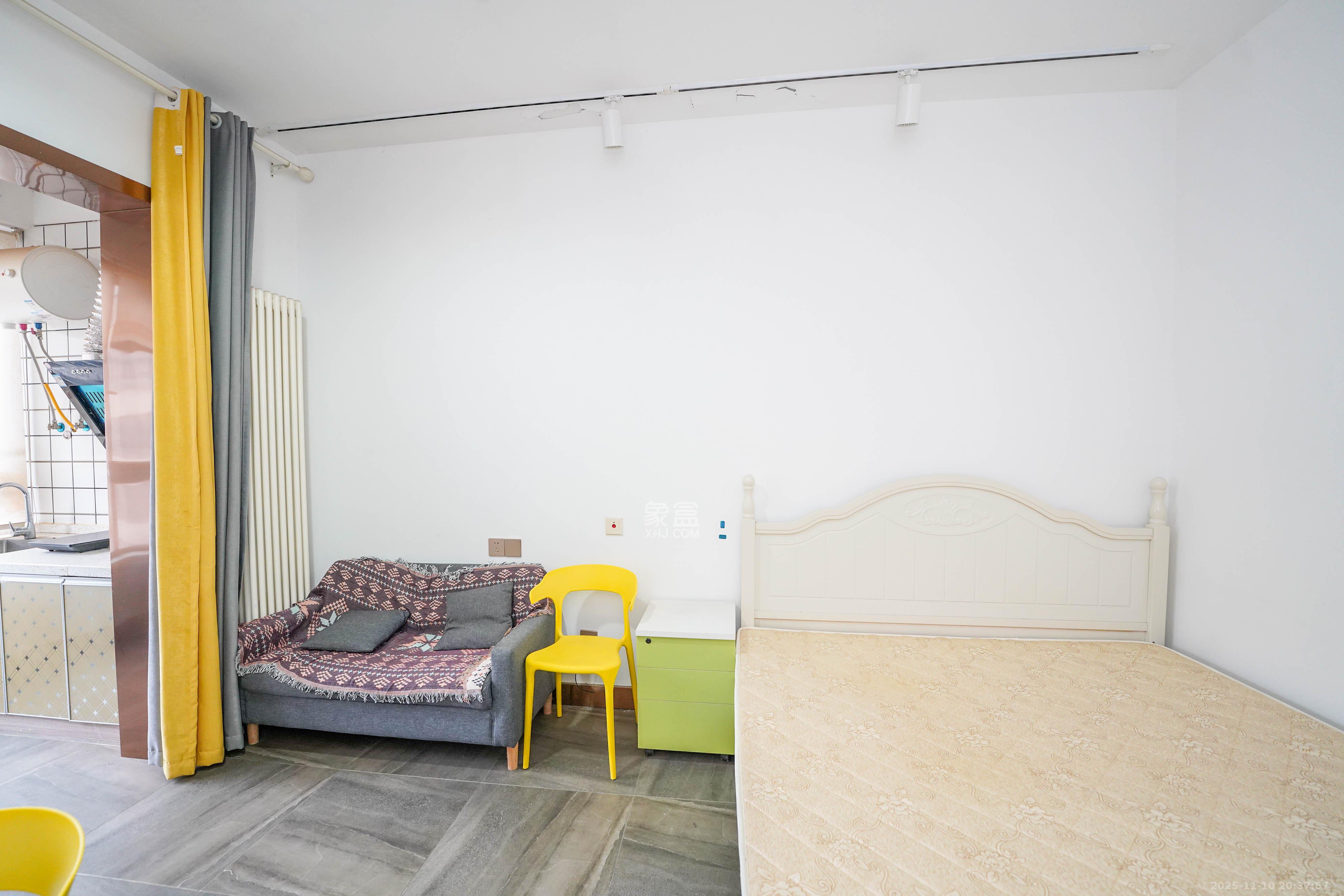 怡海星城 1室1厅1卫 13.8万 怡海星城 1室1厅1卫 13.8万客厅