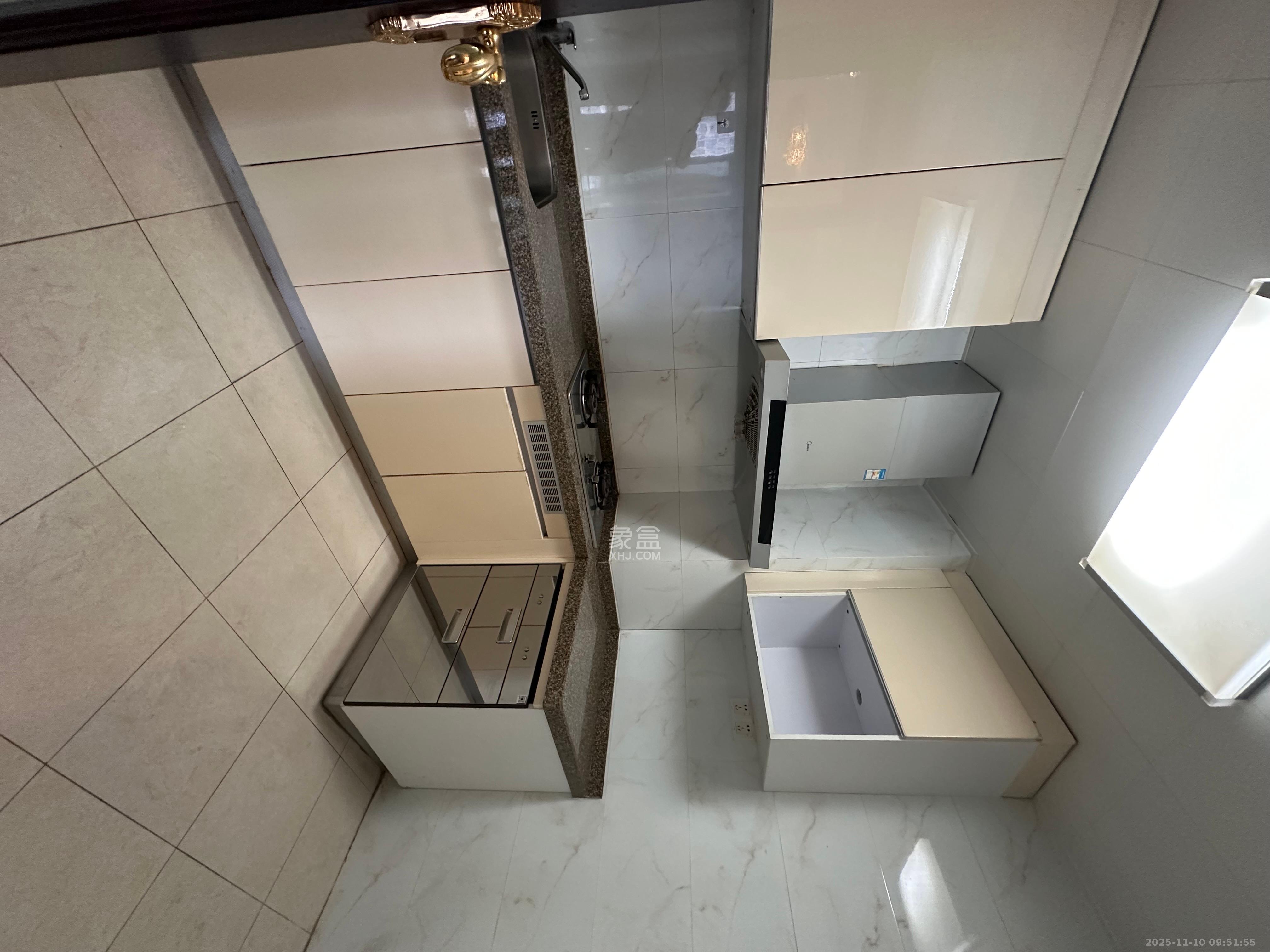 恒大雅苑  3室2厅2卫    1800.0元/月室内图