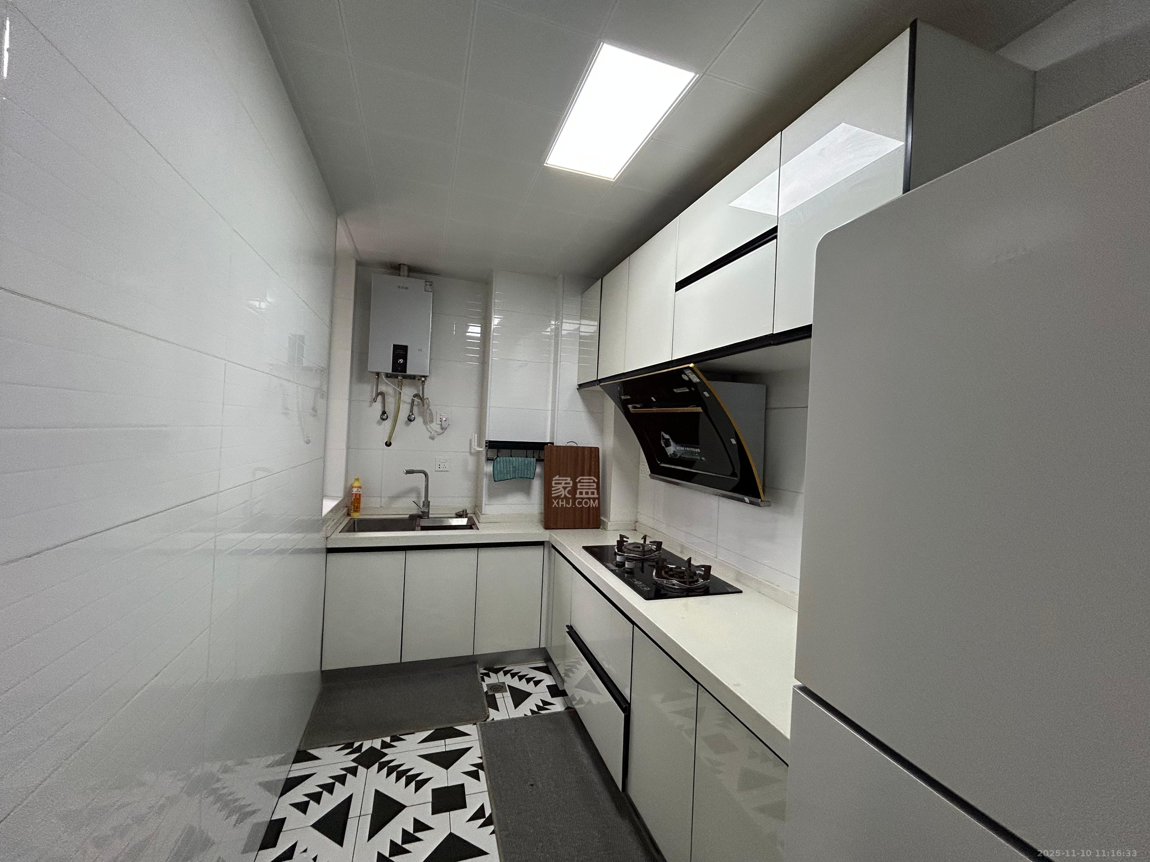 汇景豪庭  1室0厅0卫    2000.0元/月室内图