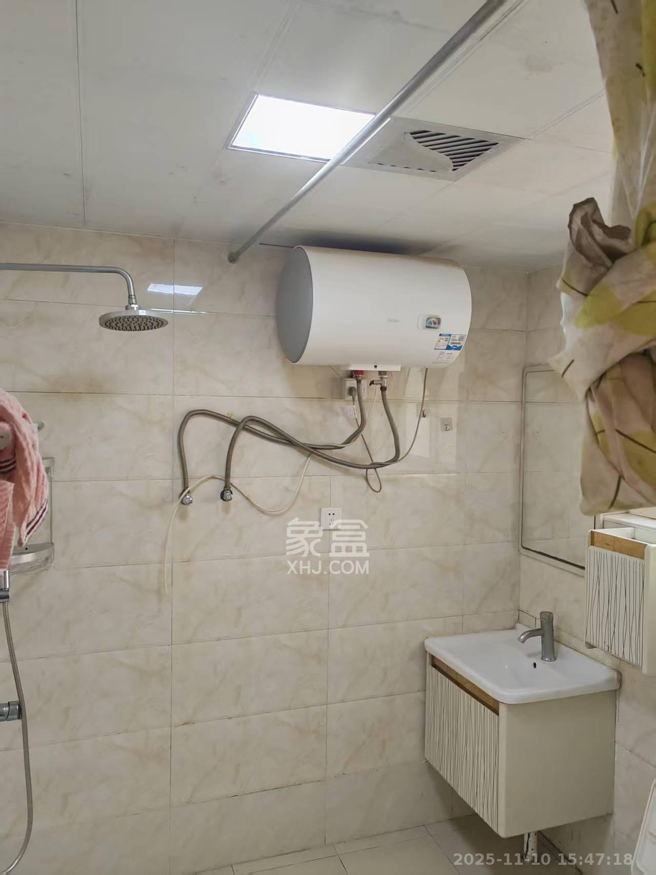 御景龙城 3室2厅2卫 1500.0元/月 御景龙城 3室2厅2卫 1500.0元/月室内图