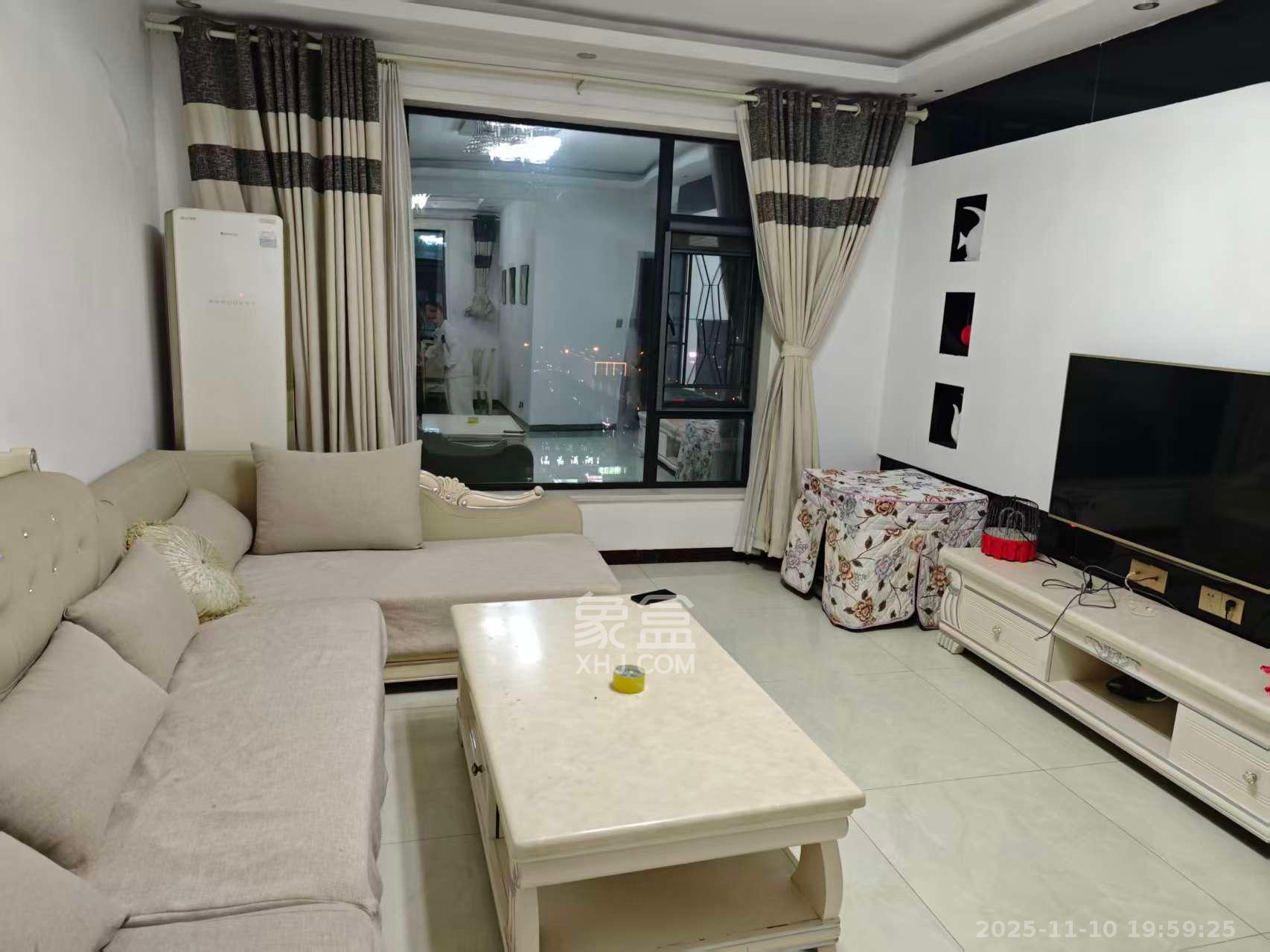 天元涉外景园B区  3室2厅1卫    2700.0元/月室内图