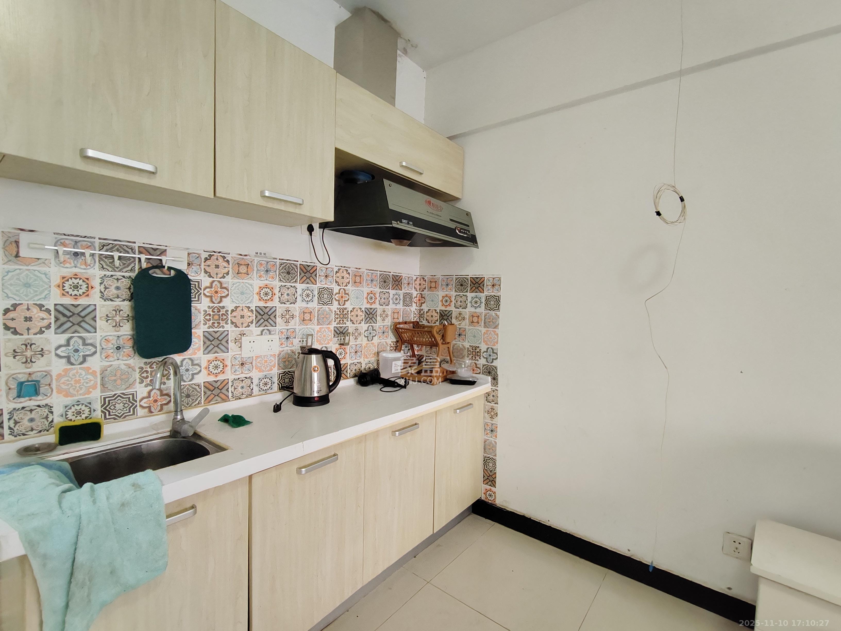 三重星都心  1室1厅1卫    1500.0元/月室内图