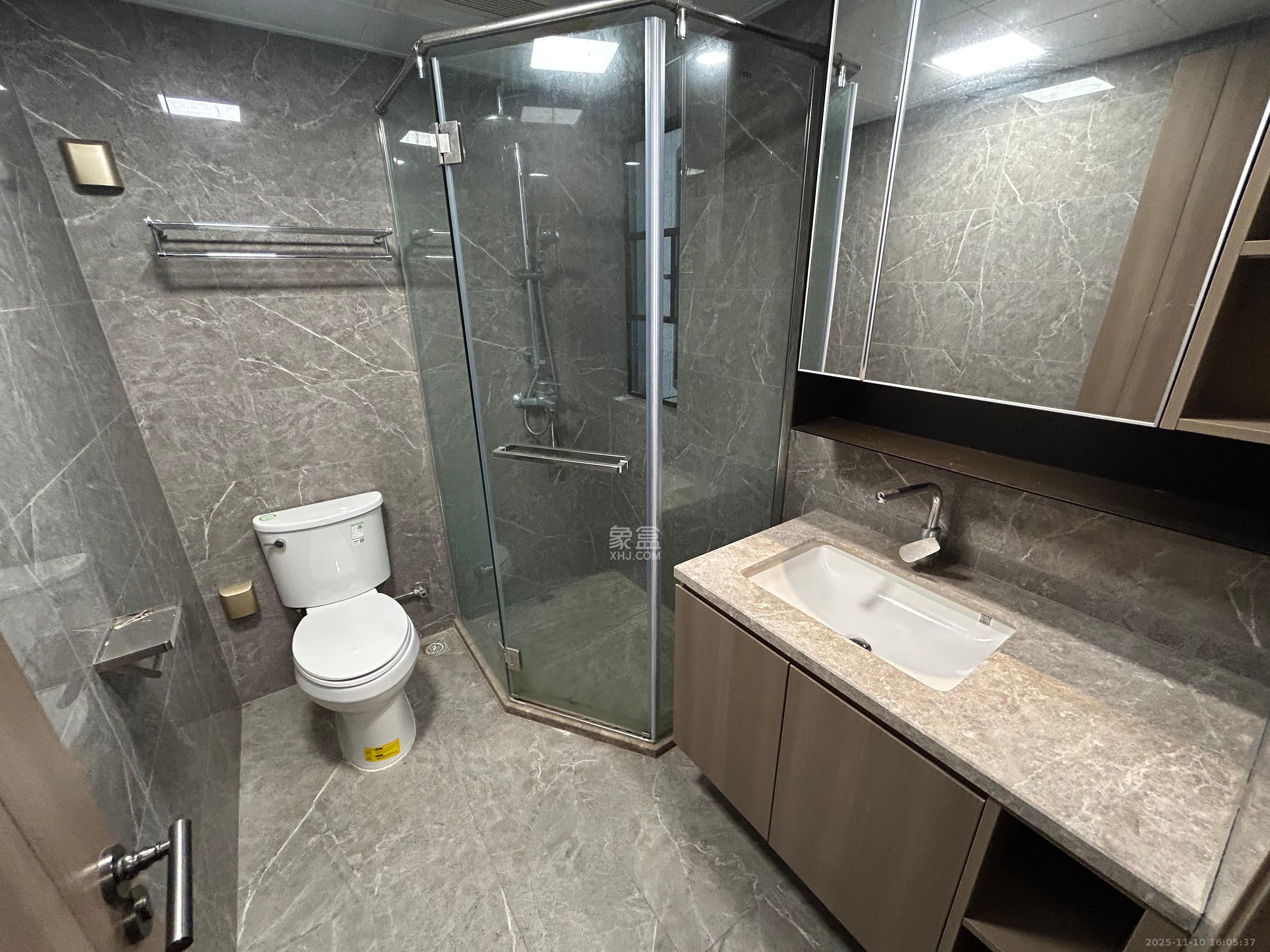 长沙溪山悦 4室2厅2卫 2700.0元/月 长沙溪山悦 4室2厅2卫 2700.0元/月室内图