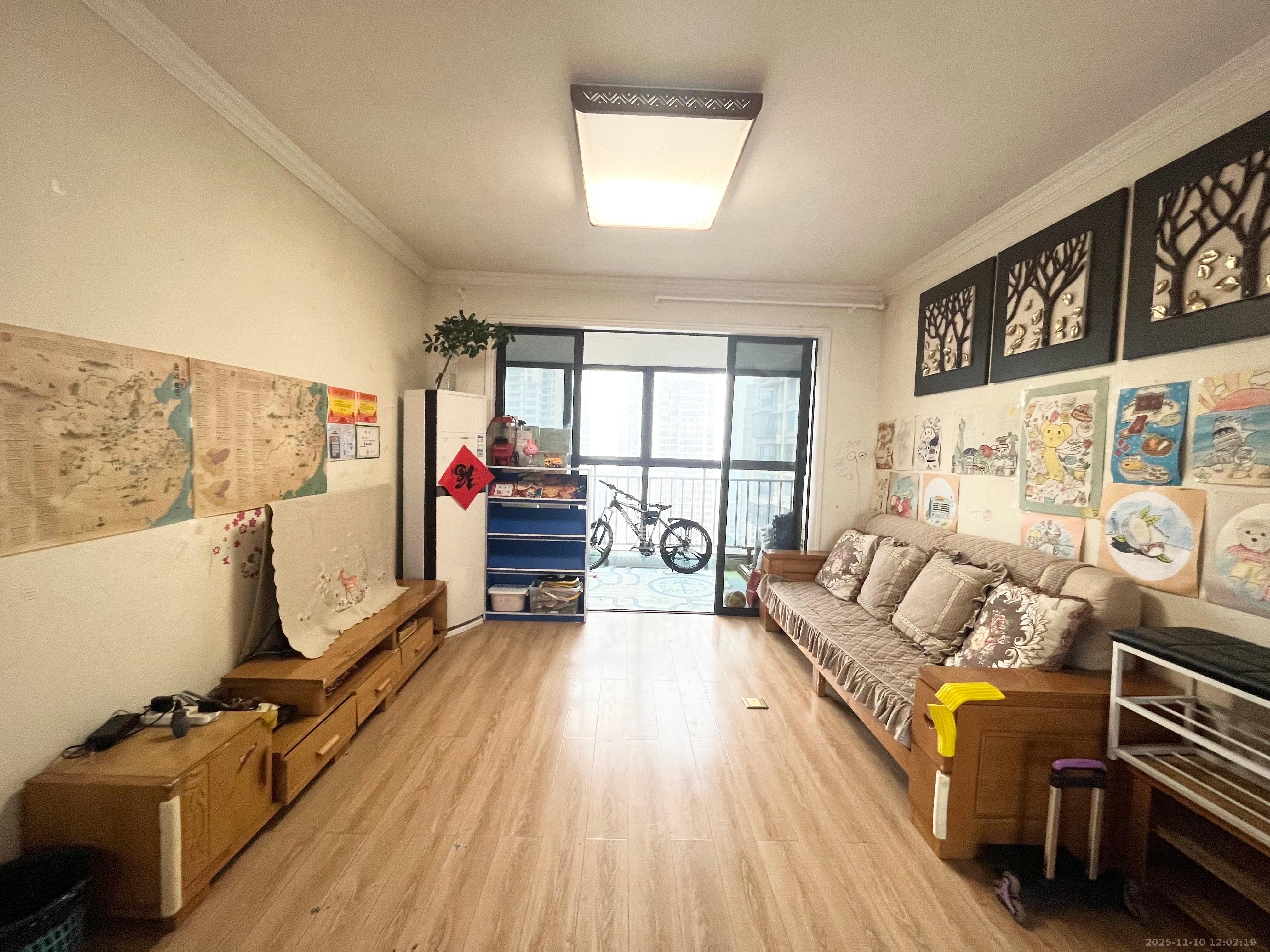 保利麓谷林语F区  3室2厅2卫    2500.0元/月