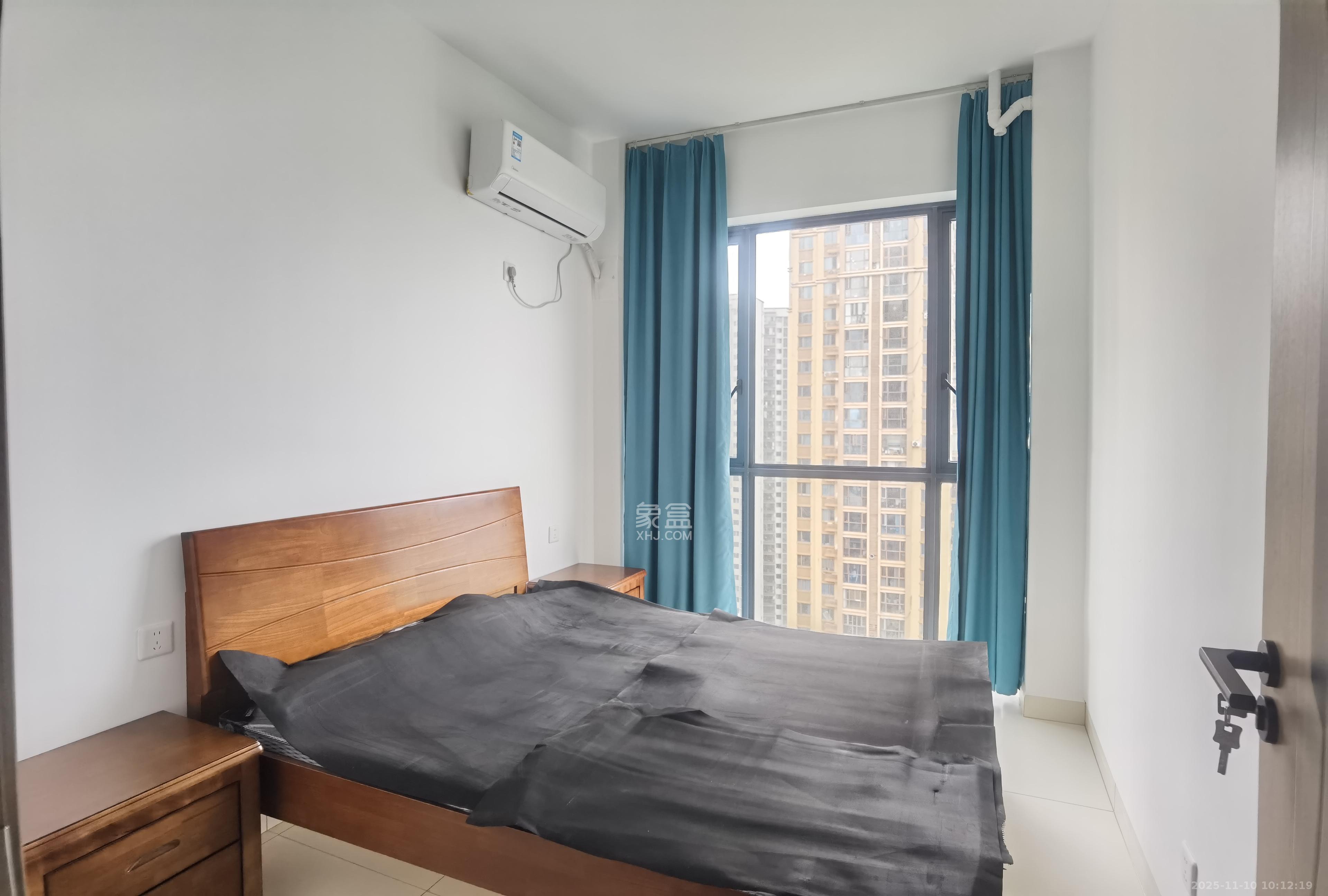 万里时代  4室2厅2卫    3000.0元/月室内图