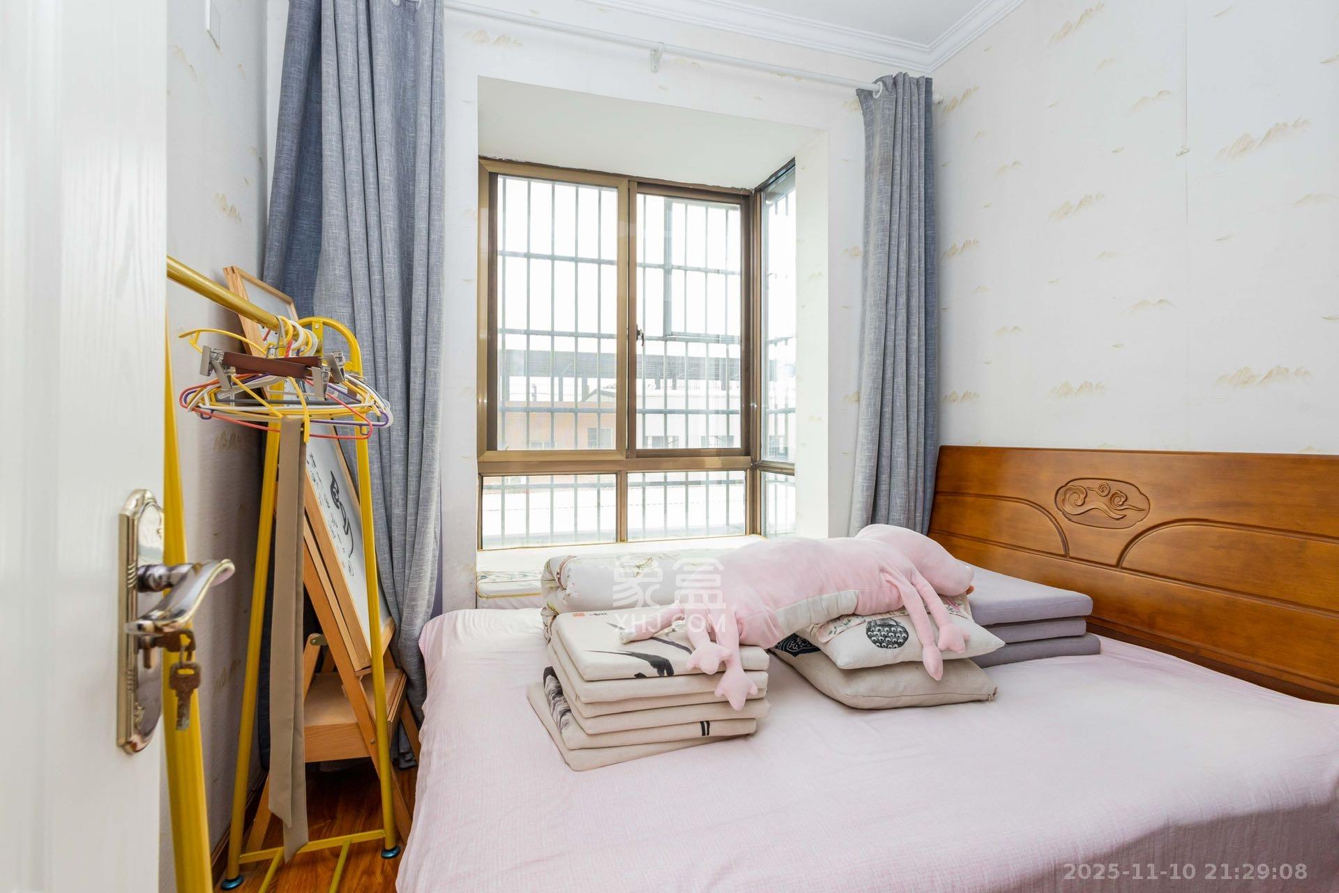 和泉嘉园 4室2厅2卫 2000.0元/月 和泉嘉园 4室2厅2卫 2000.0元/月室内图