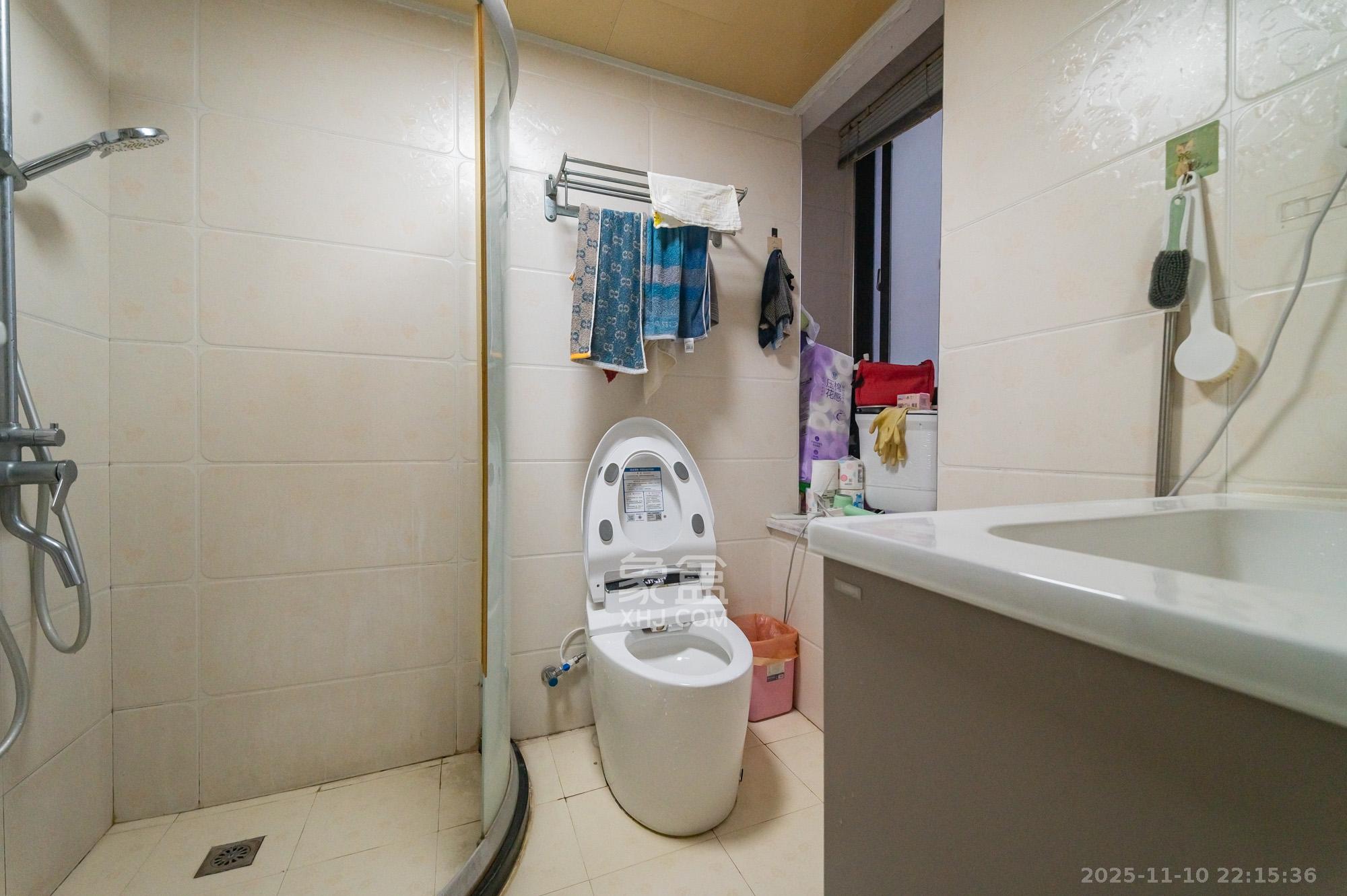 华润凤凰城一期 2室2厅1卫 50.0万 华润凤凰城一期 2室2厅1卫 50.0万卫生间