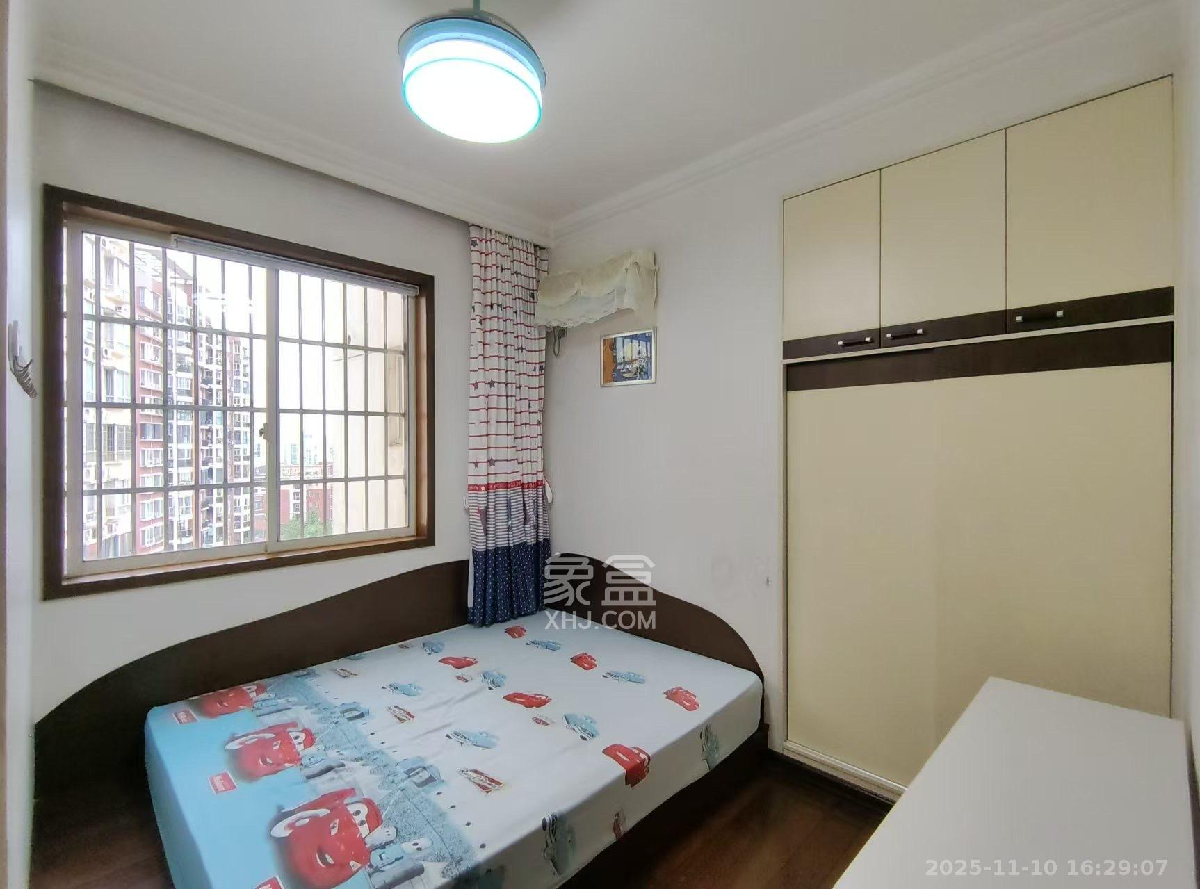 一心花苑 3室2厅2卫 3200.0元/月 一心花苑 3室2厅2卫 3200.0元/月室内图