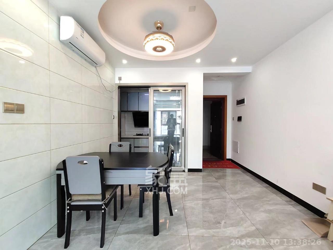 乾源国际  3室2厅2卫    2000.0元/月室内图