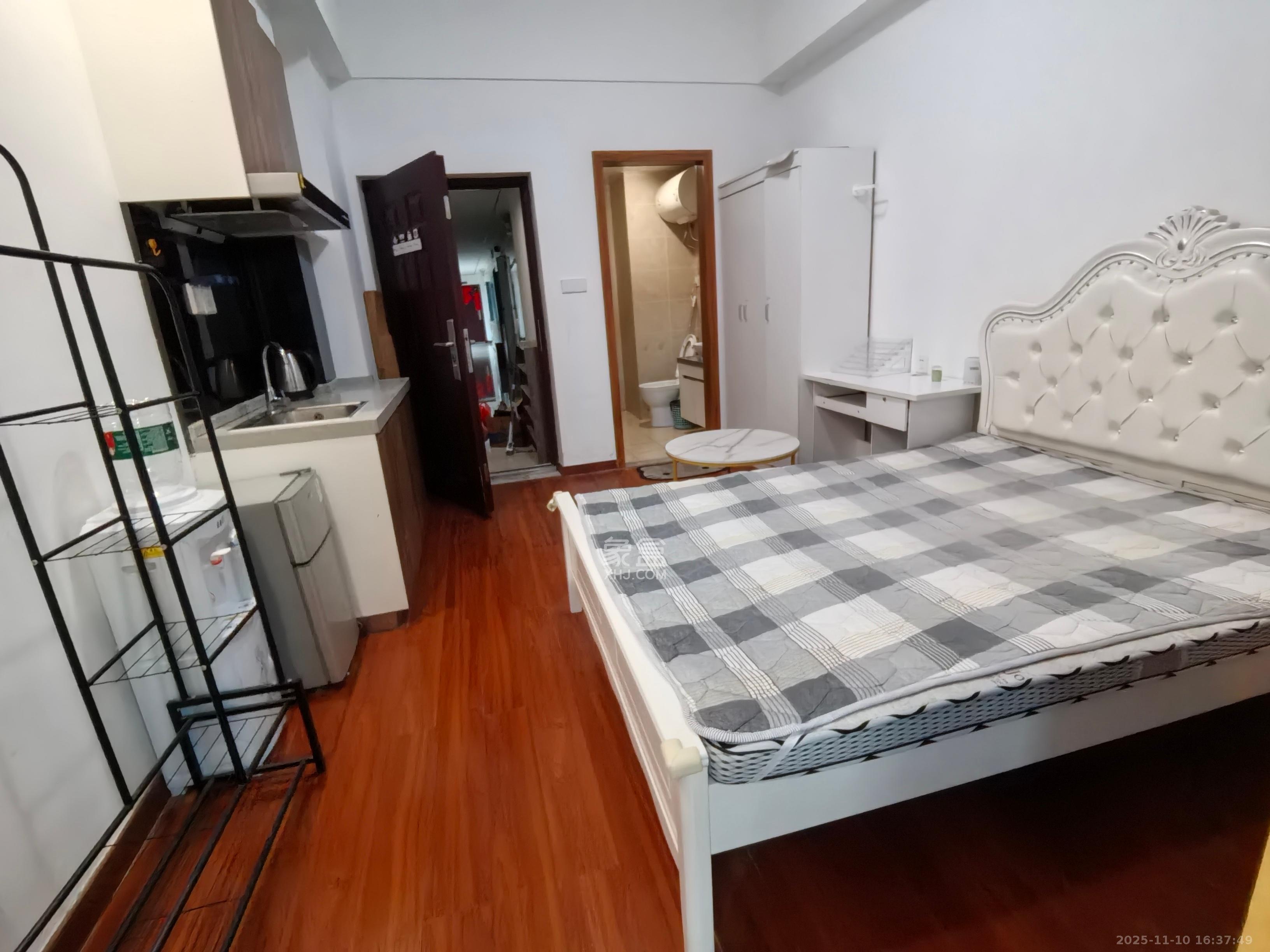 荣泰广场  1室1厅1卫    1300.0元/月室内图