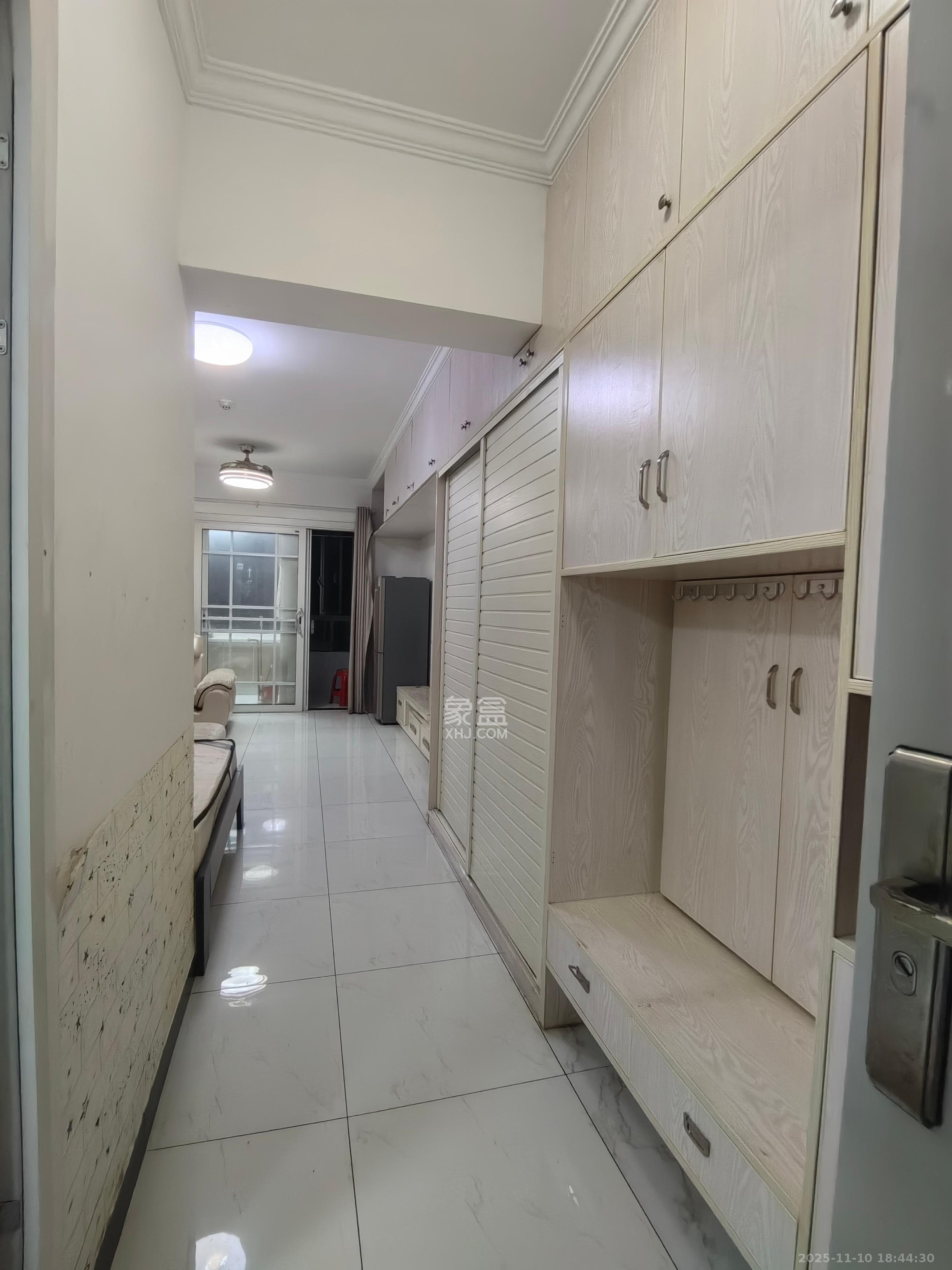 怡海星城 1室1厅1卫 1100.0元/月 怡海星城 1室1厅1卫 1100.0元/月室内图