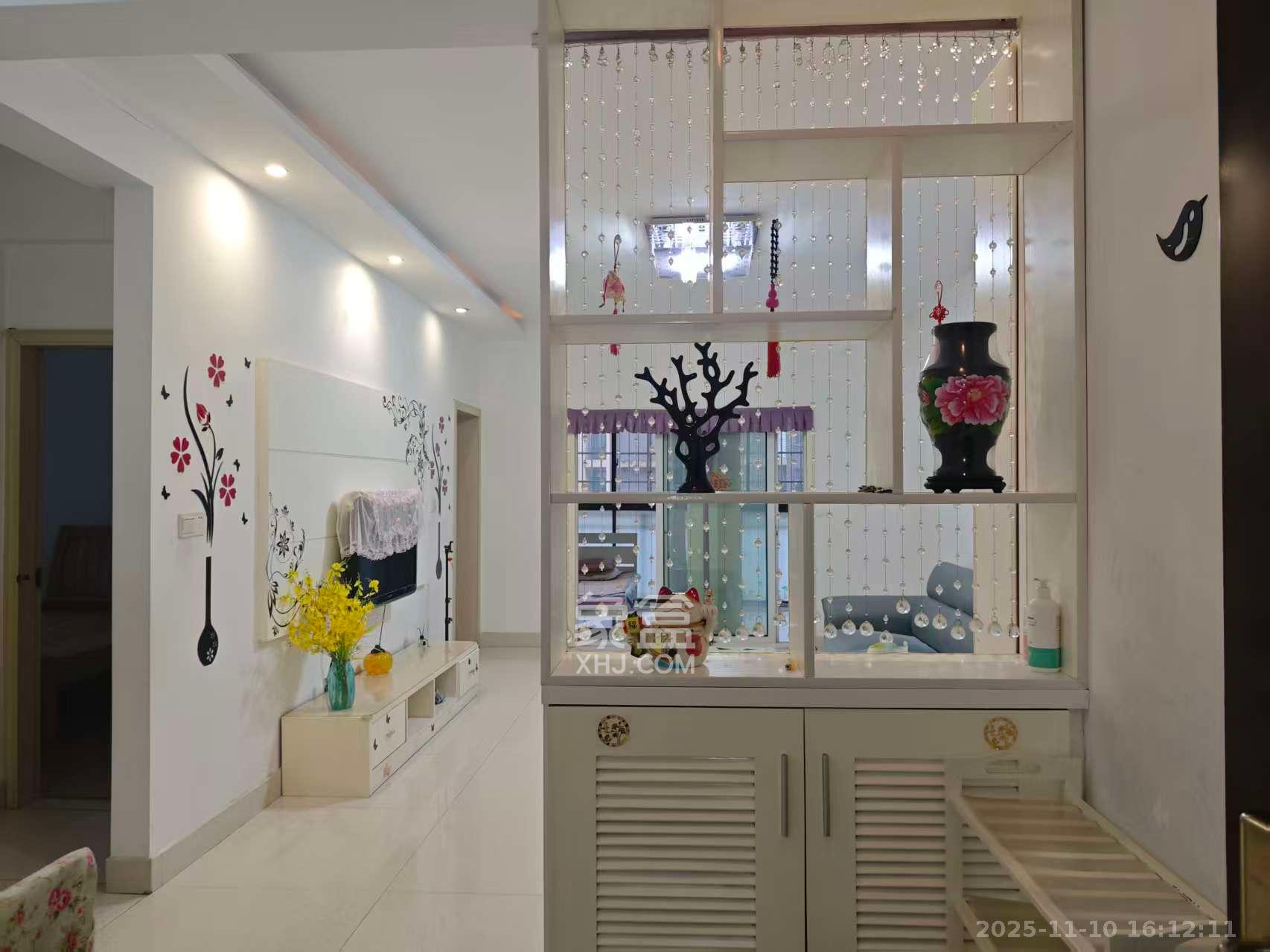 山水湾  3室2厅1卫    1800.0元/月