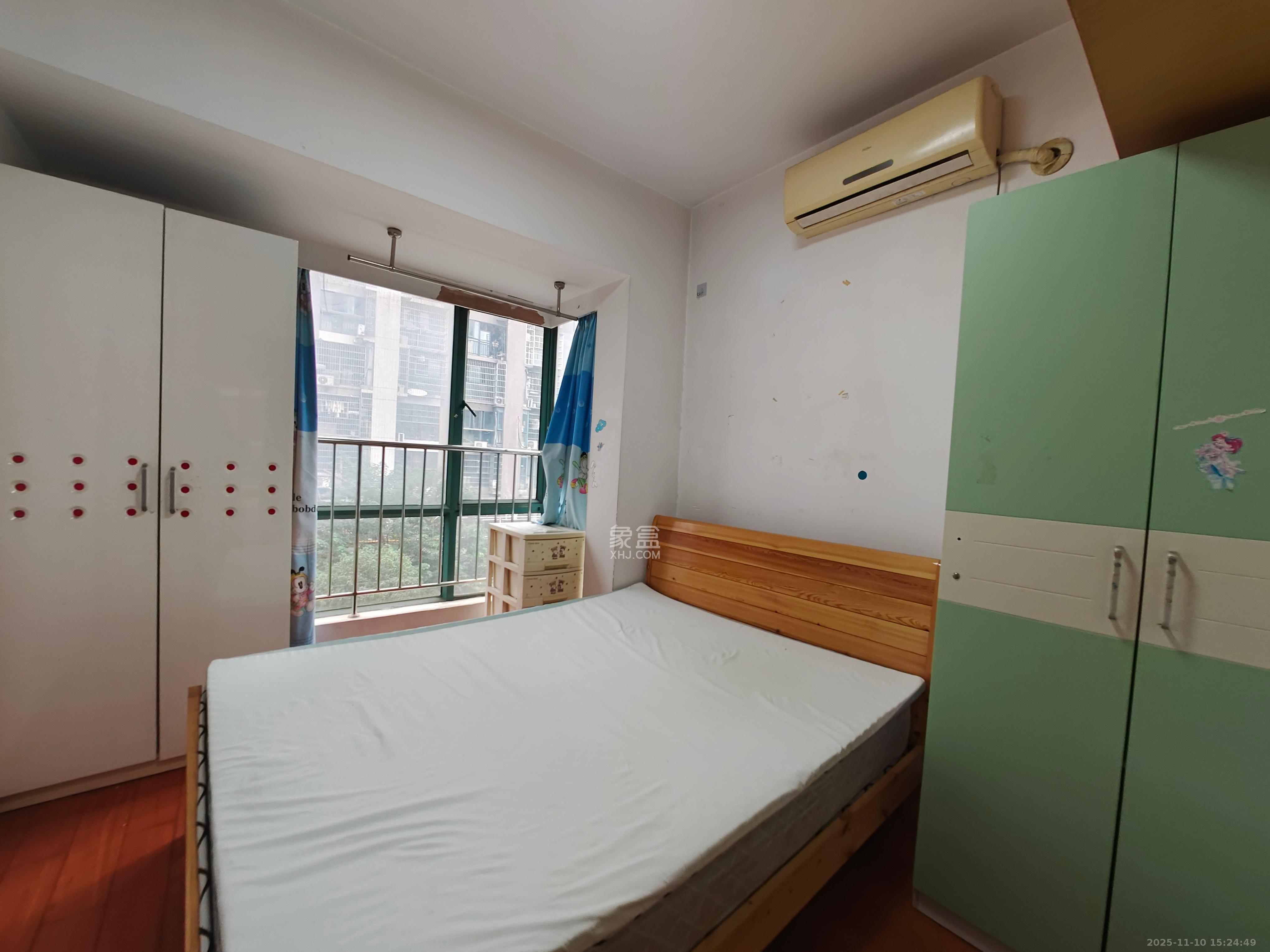 望兴景园一期  3室2厅2卫    2000.0元/月室内图