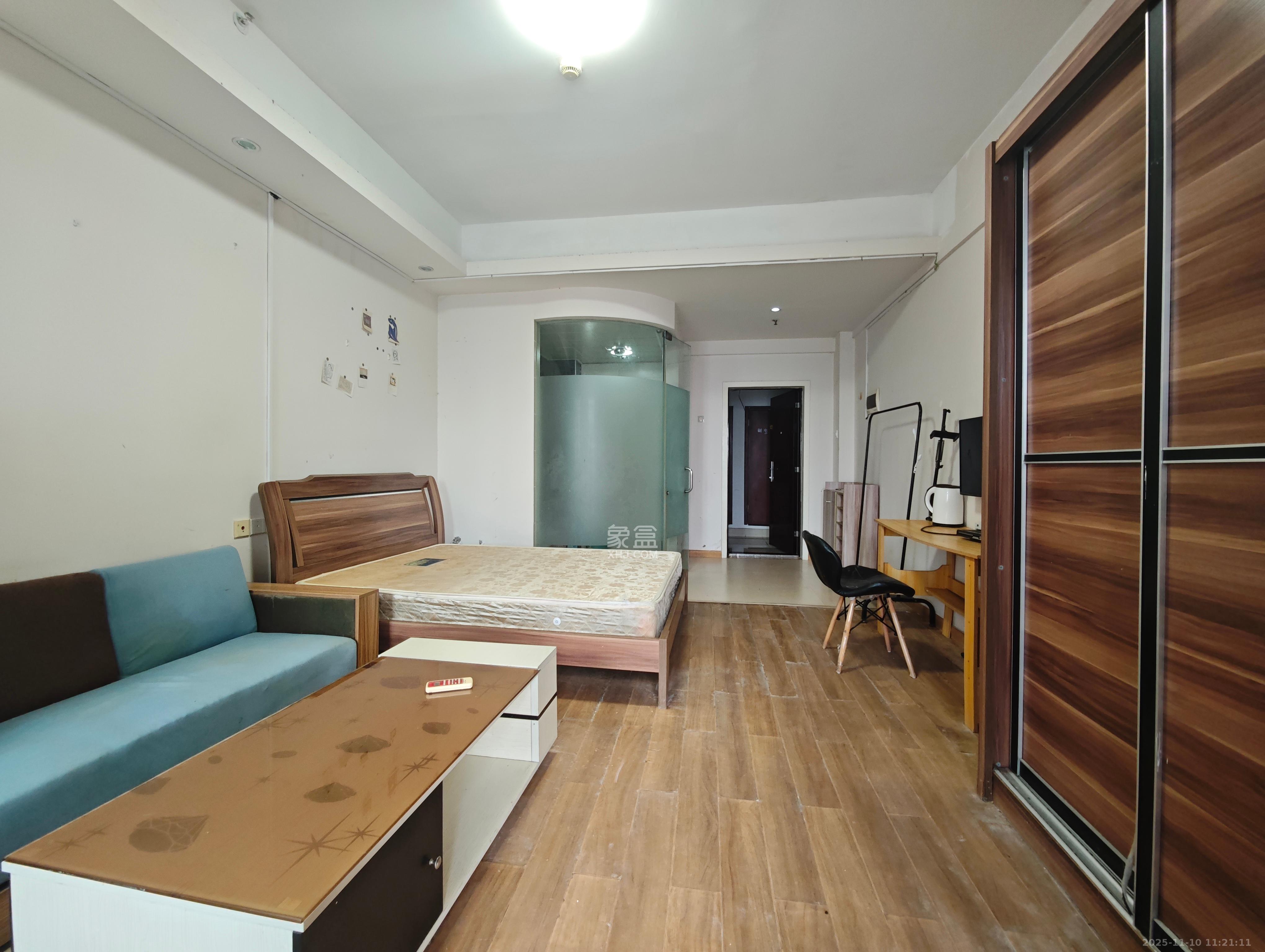 水岸世景  1室1厅1卫    1000.0元/月