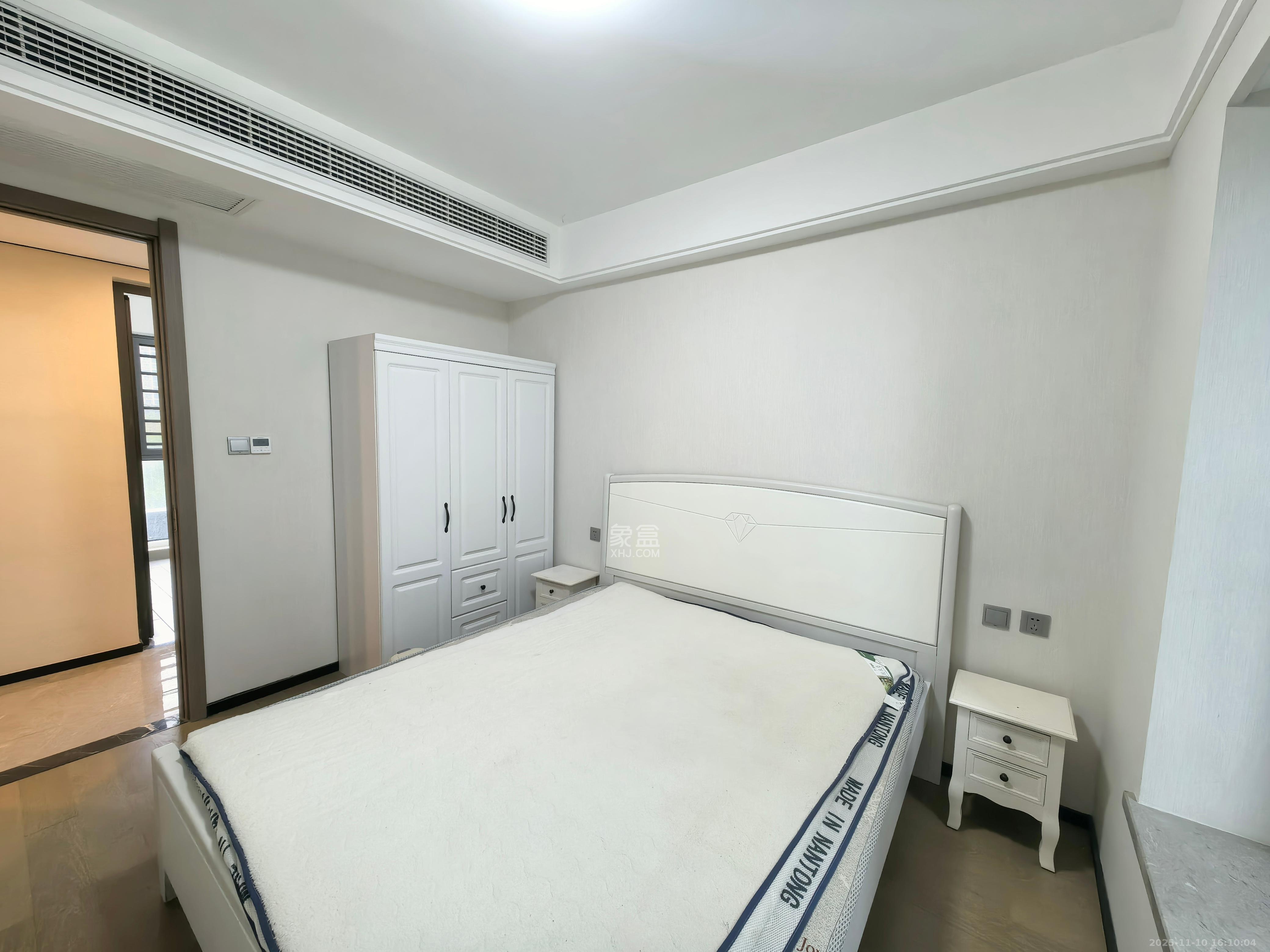 中海麓山境北区  4室2厅2卫    3200.0元/月室内图