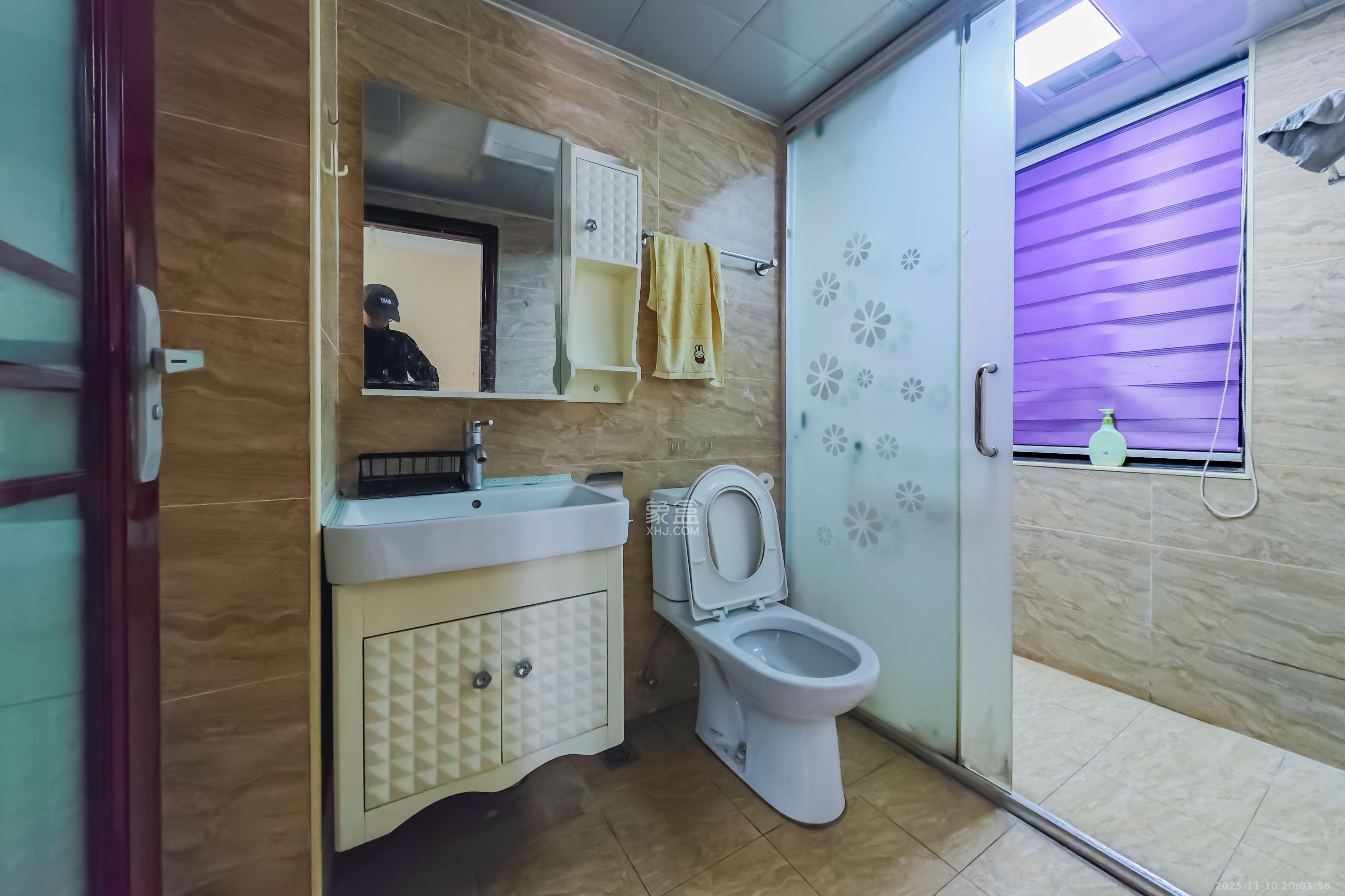 兴旺正佳广场(金石雅苑) 3室2厅1卫 66.0万 兴旺正佳广场(金石雅苑) 3室2厅1卫 66.0万其他