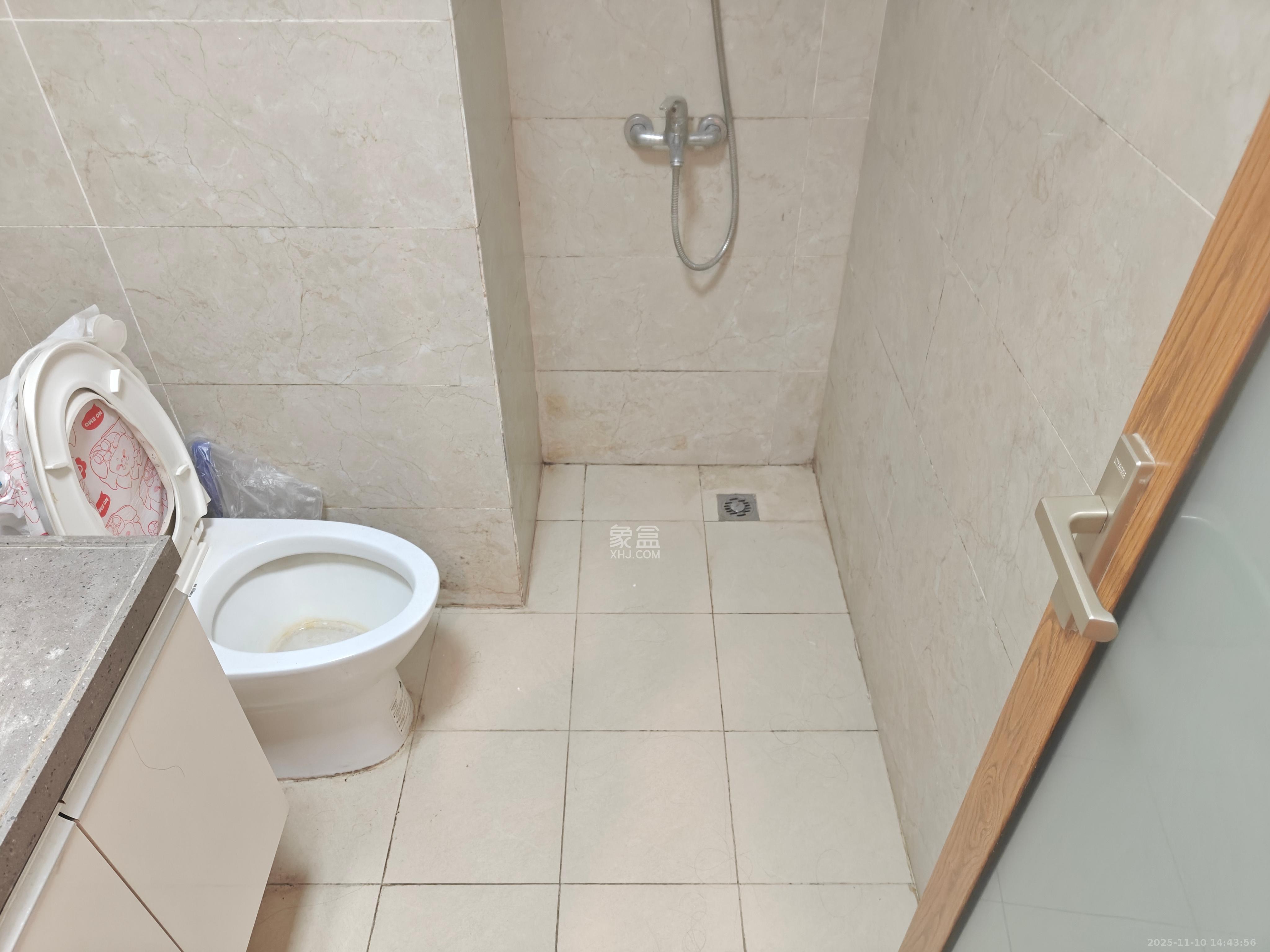 荣泰广场  1室1厅1卫    1400.0元/月室内图