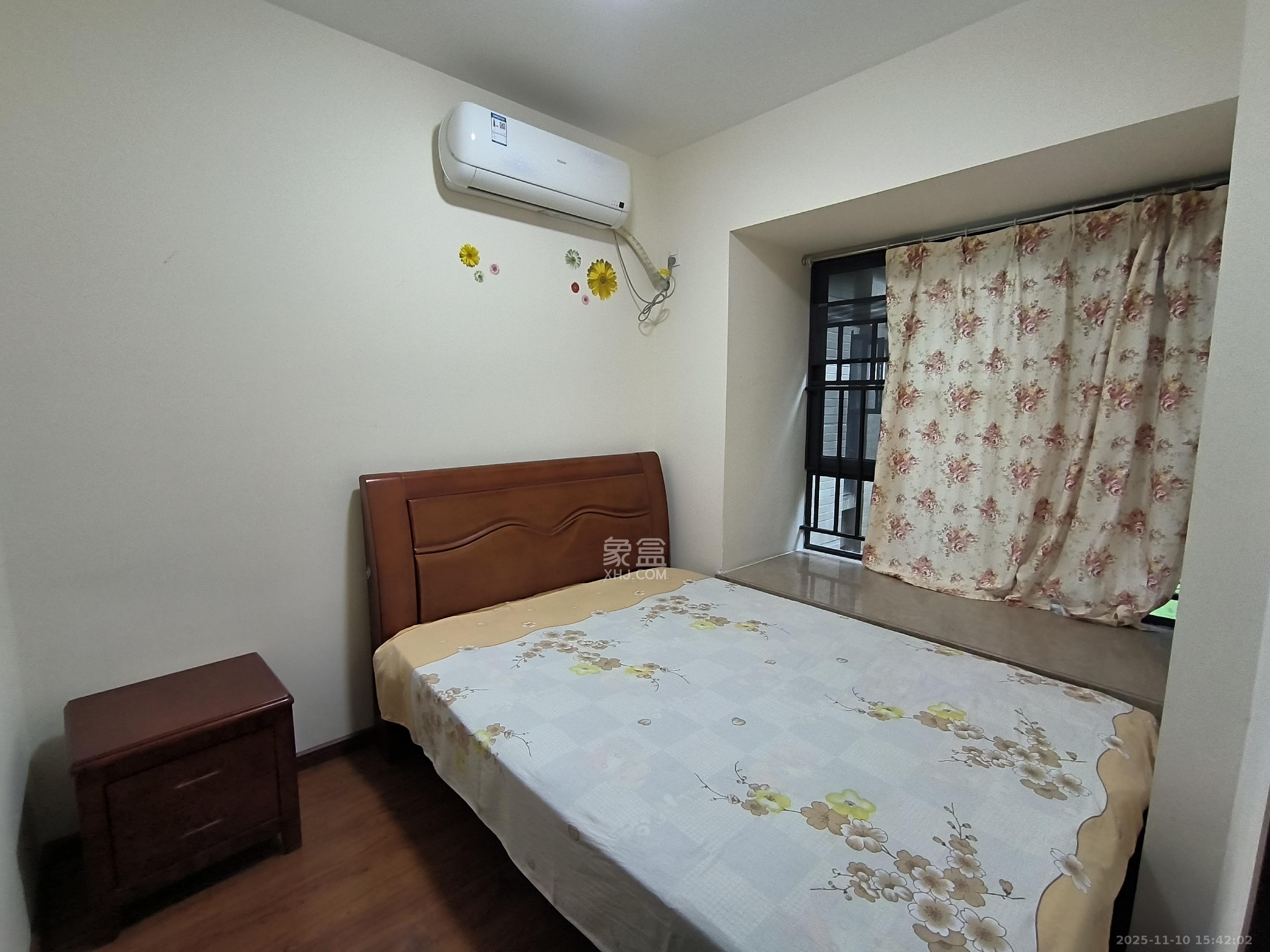 时代倾城二期  2室2厅1卫    1900.0元/月室内图